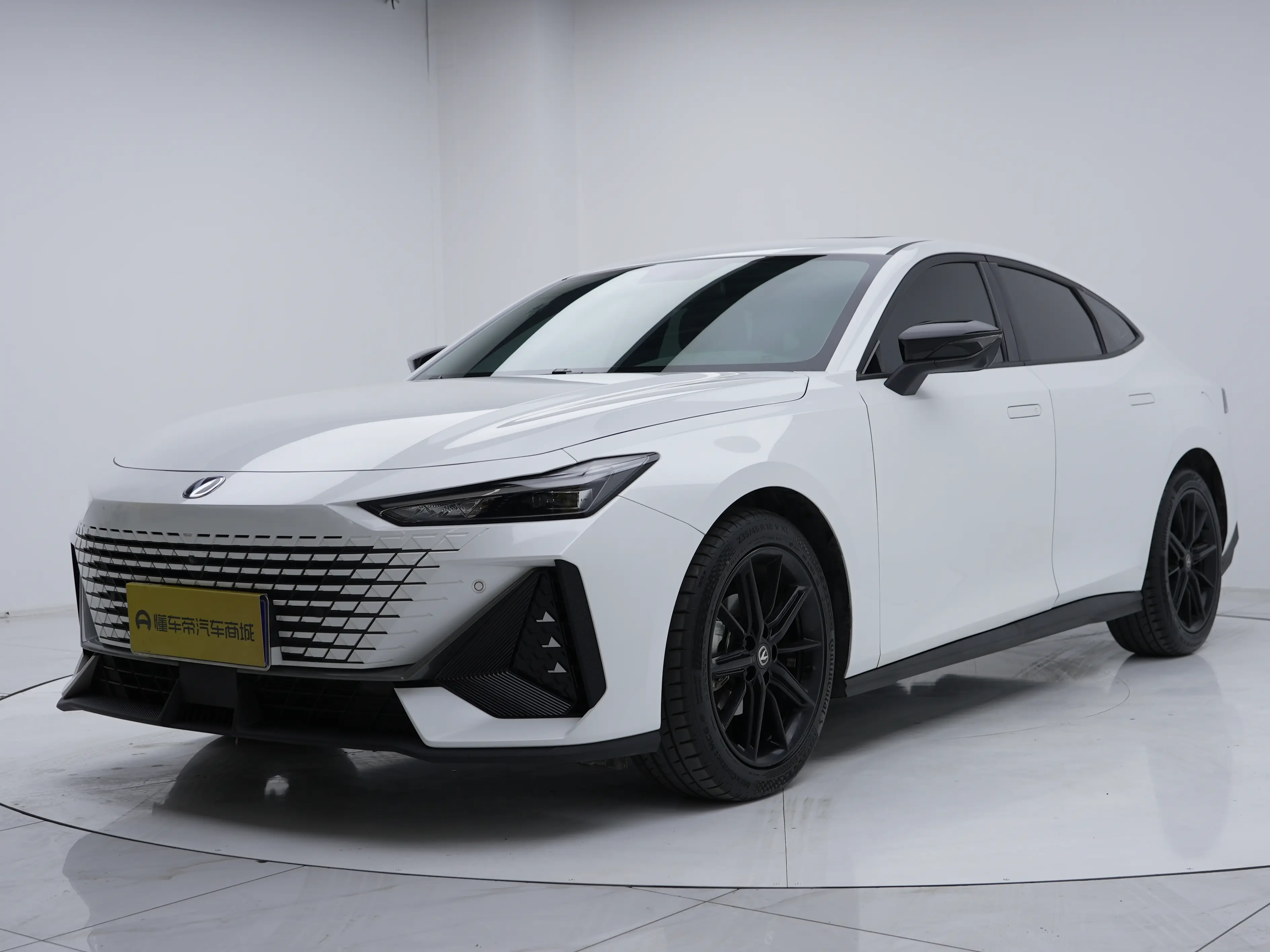 Changan UNI-V  из Китая