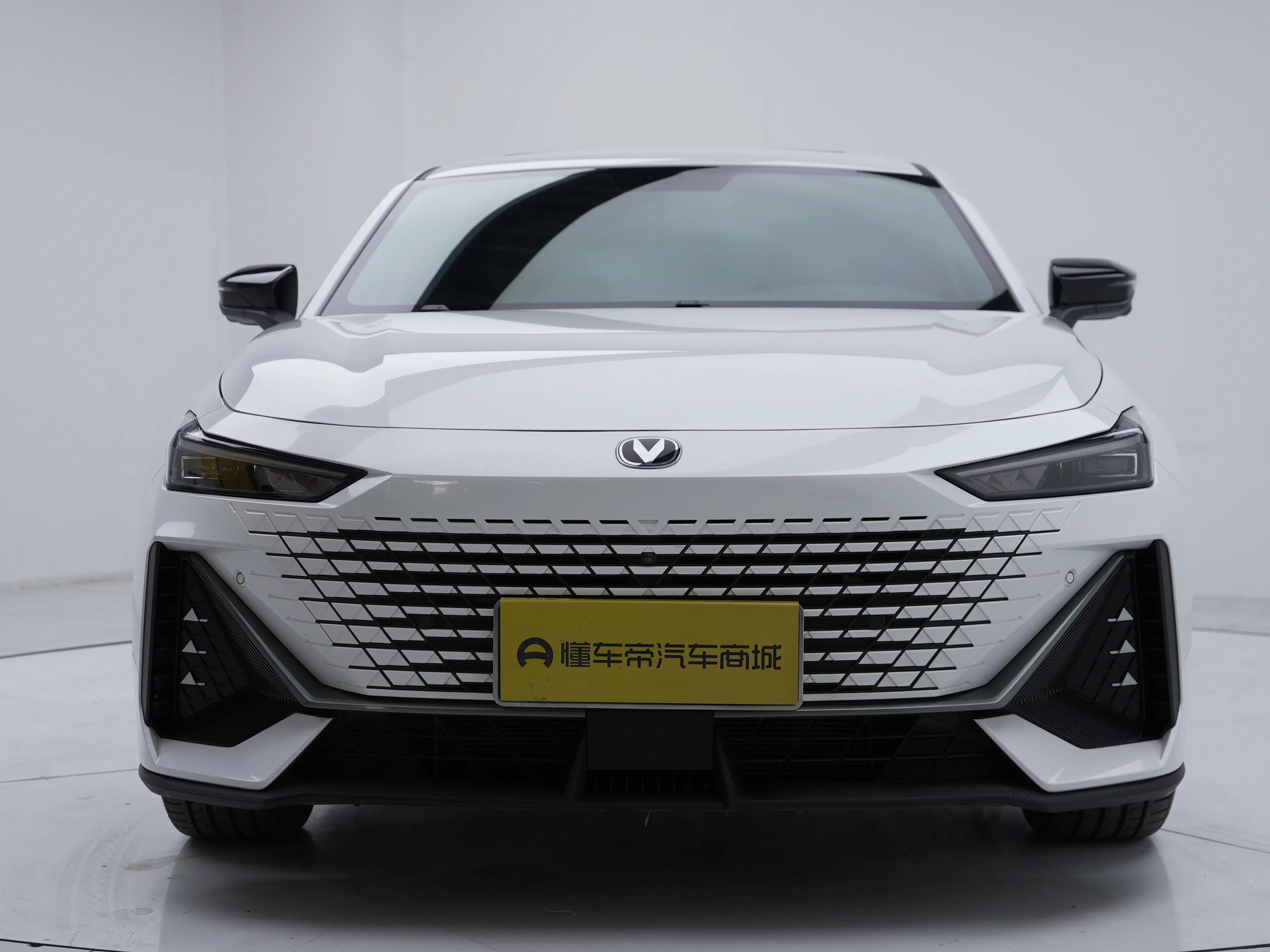 Changan UNI-V  из Китая