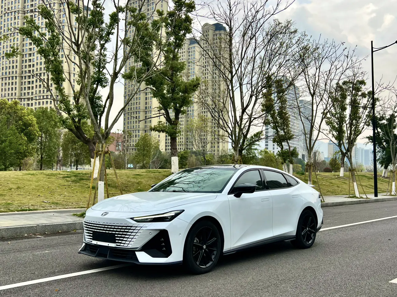 Changan UNI-V  из Китая