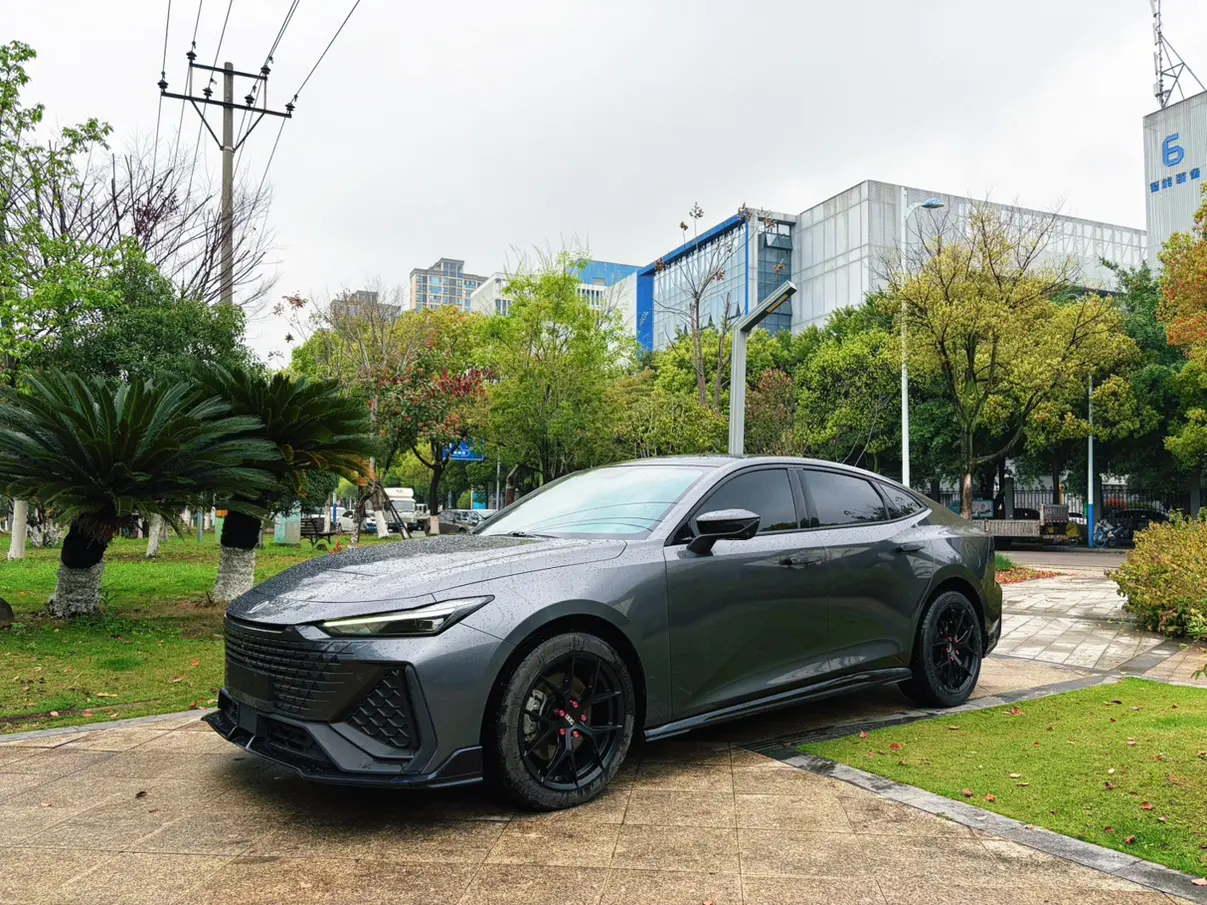 Changan UNI-V  из Китая