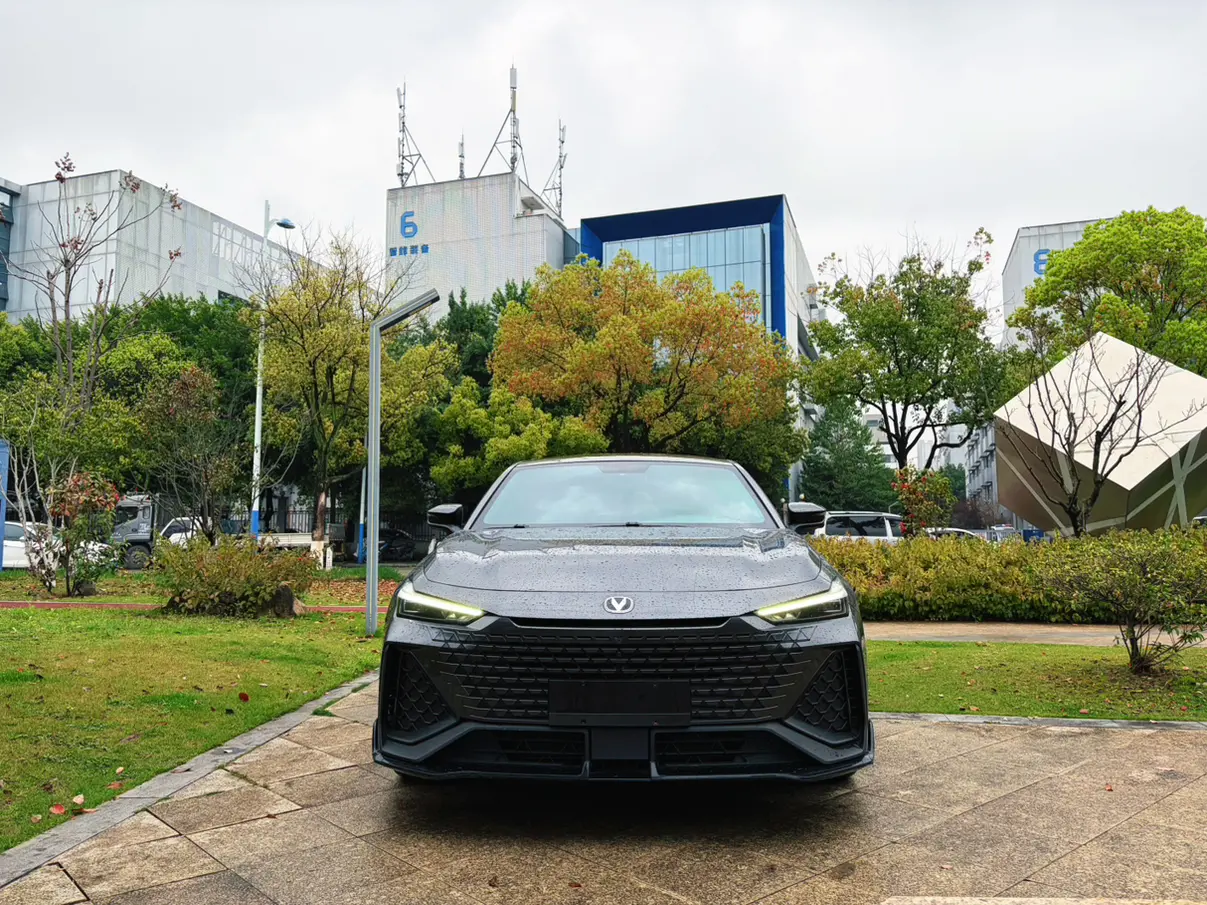 Changan UNI-V  из Китая