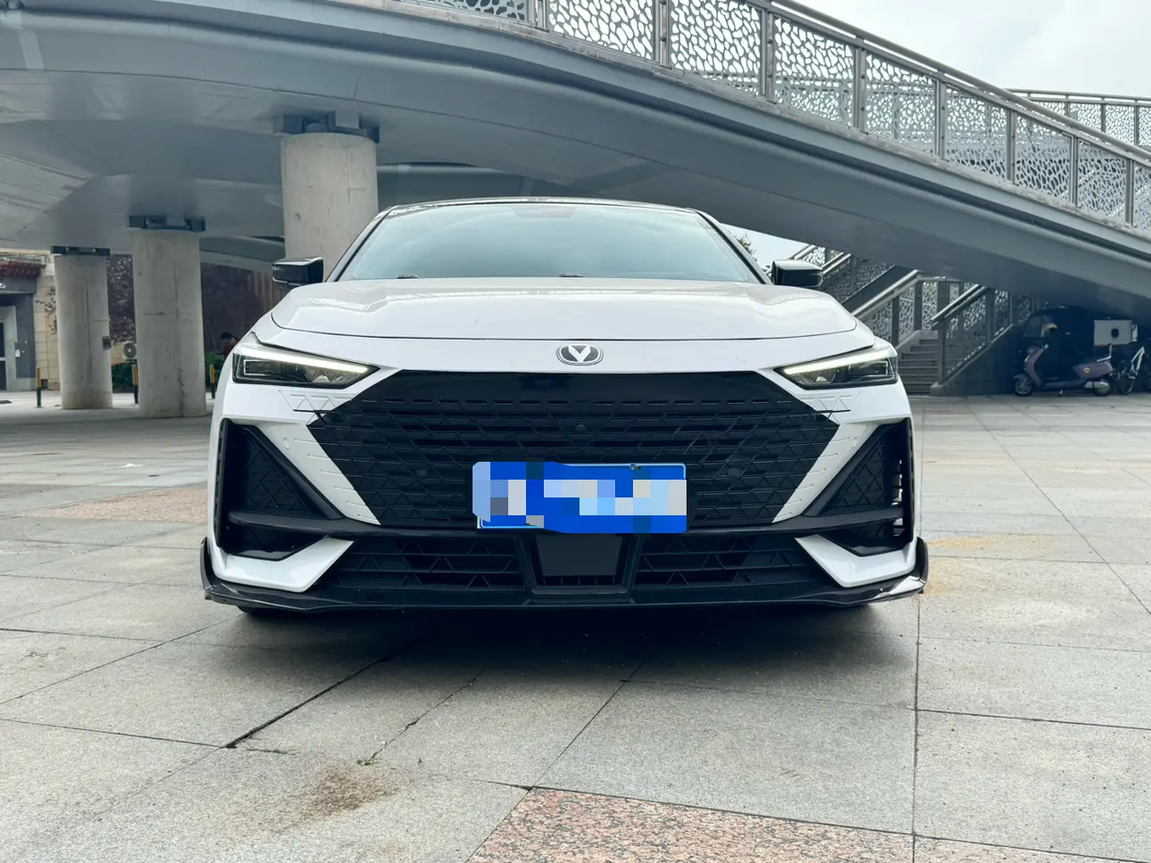 Changan UNI-V  из Китая
