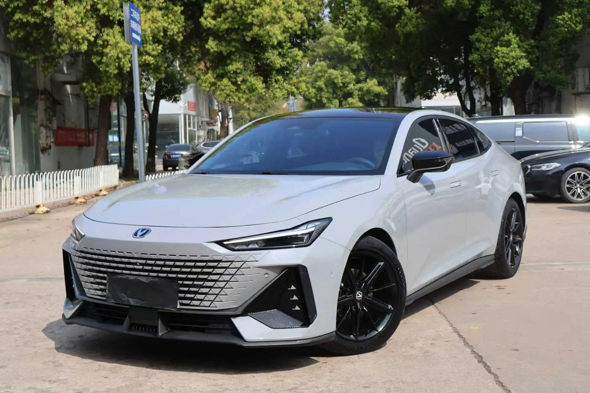 Changan UNI-V