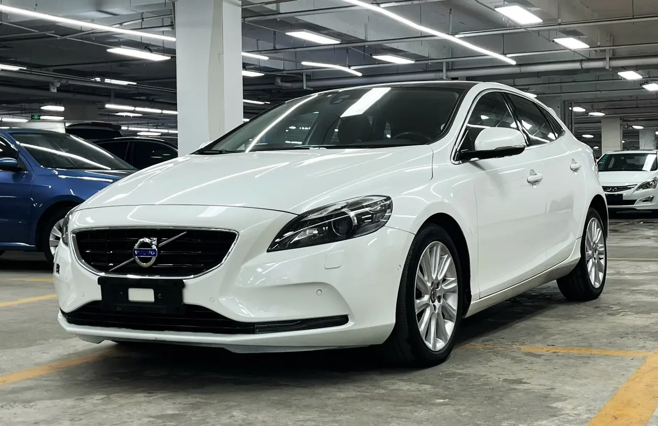 Volvo V40  из Китая