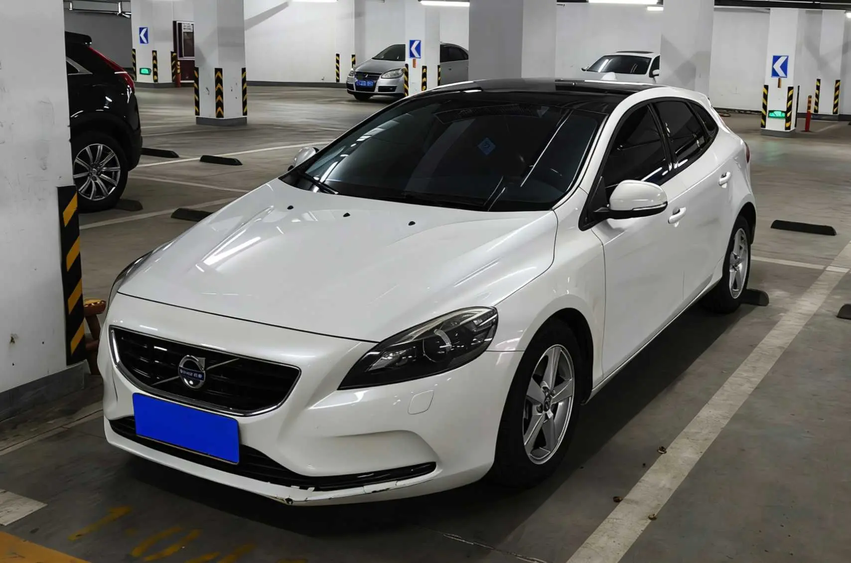 Volvo V40  из Китая