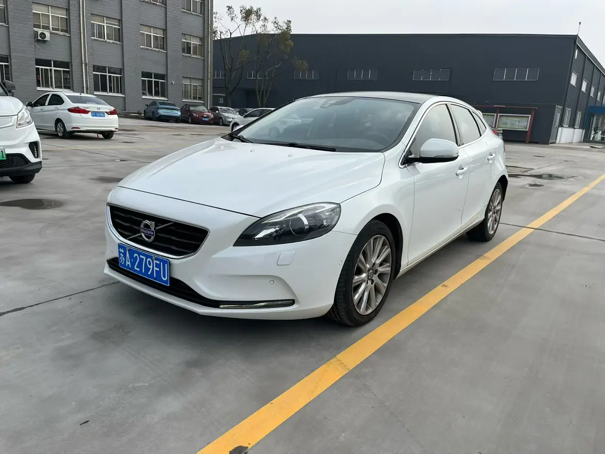 Volvo V40  из Китая
