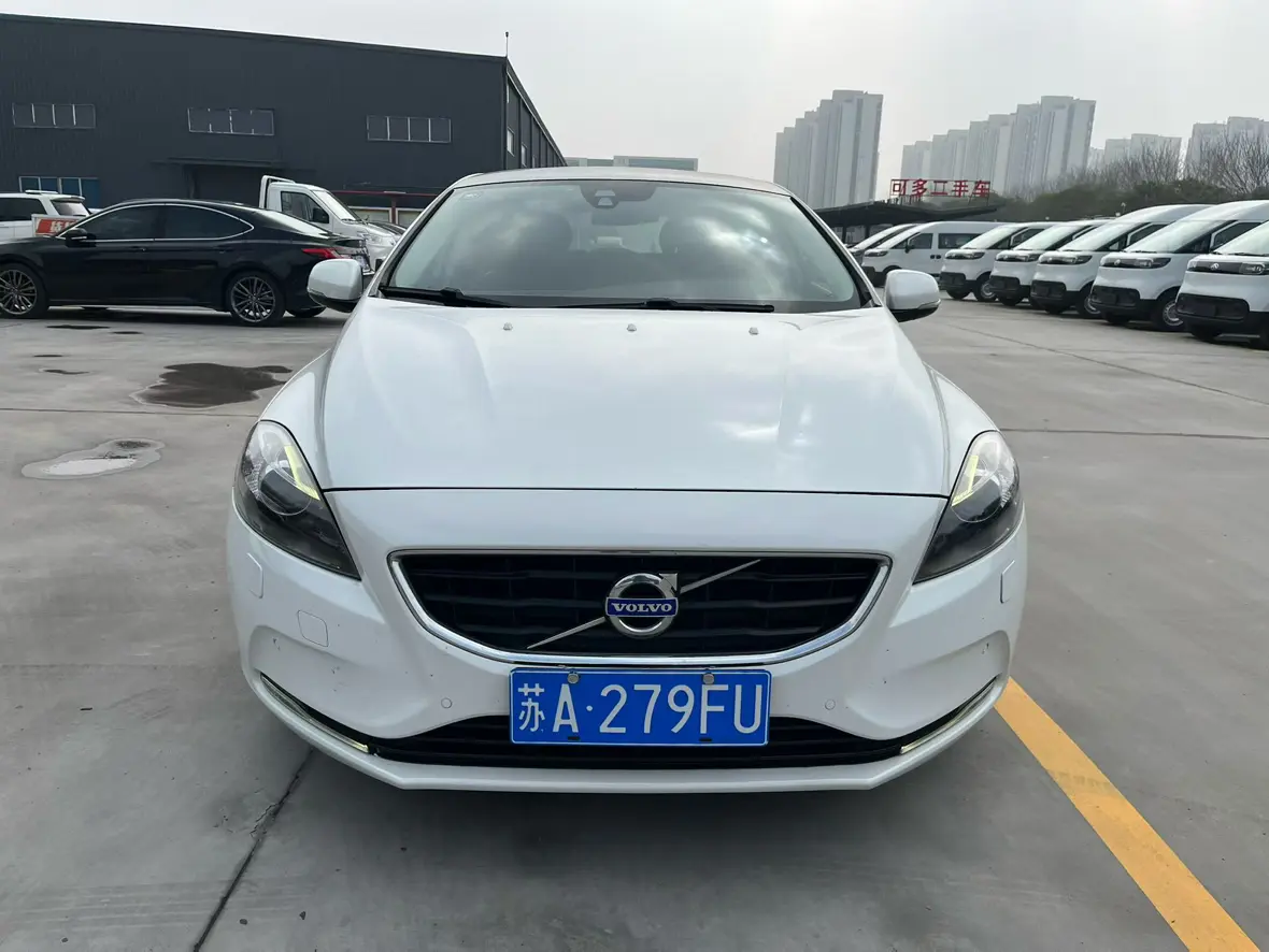 Volvo V40  из Китая