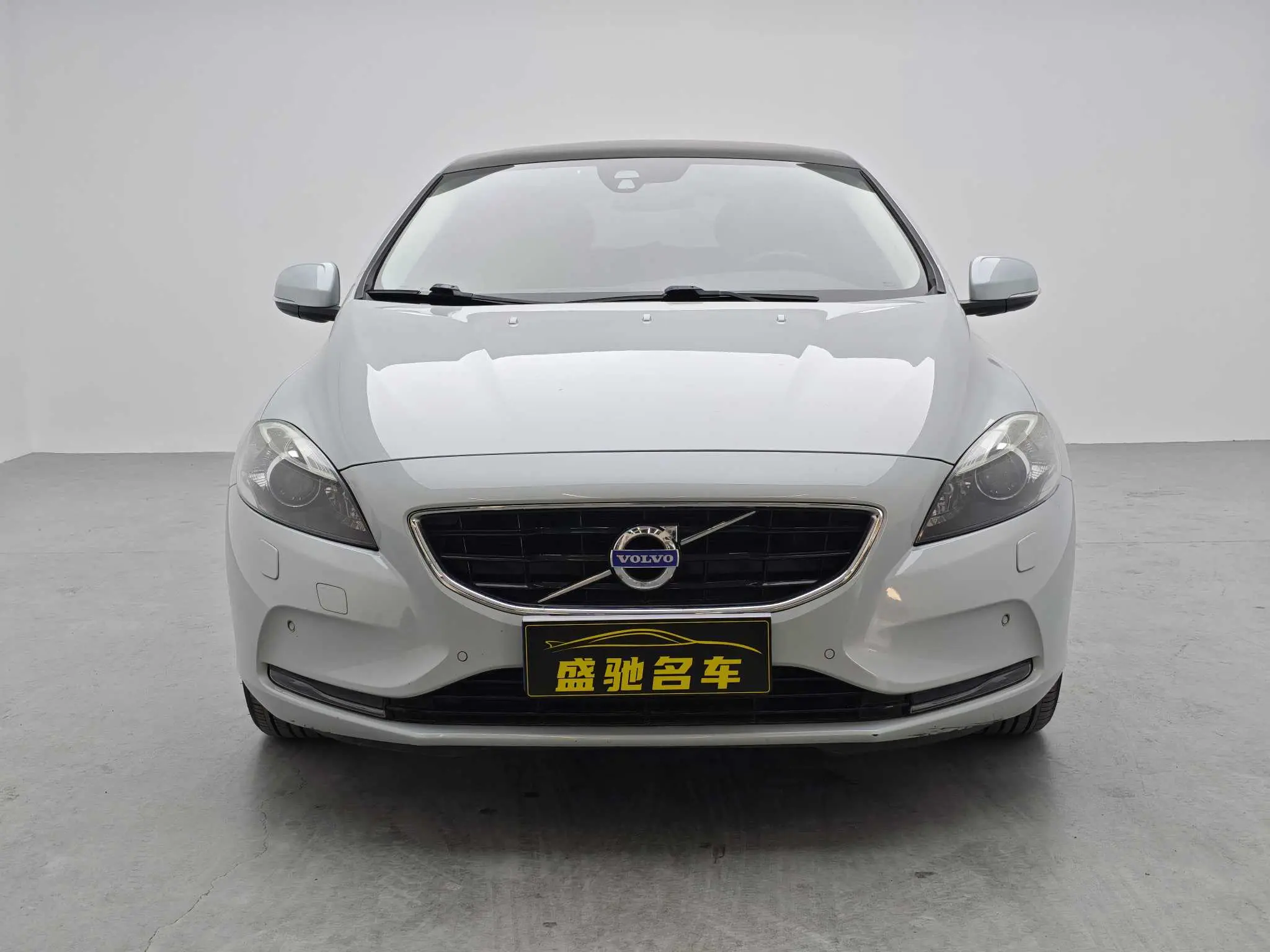 Volvo V40  из Китая