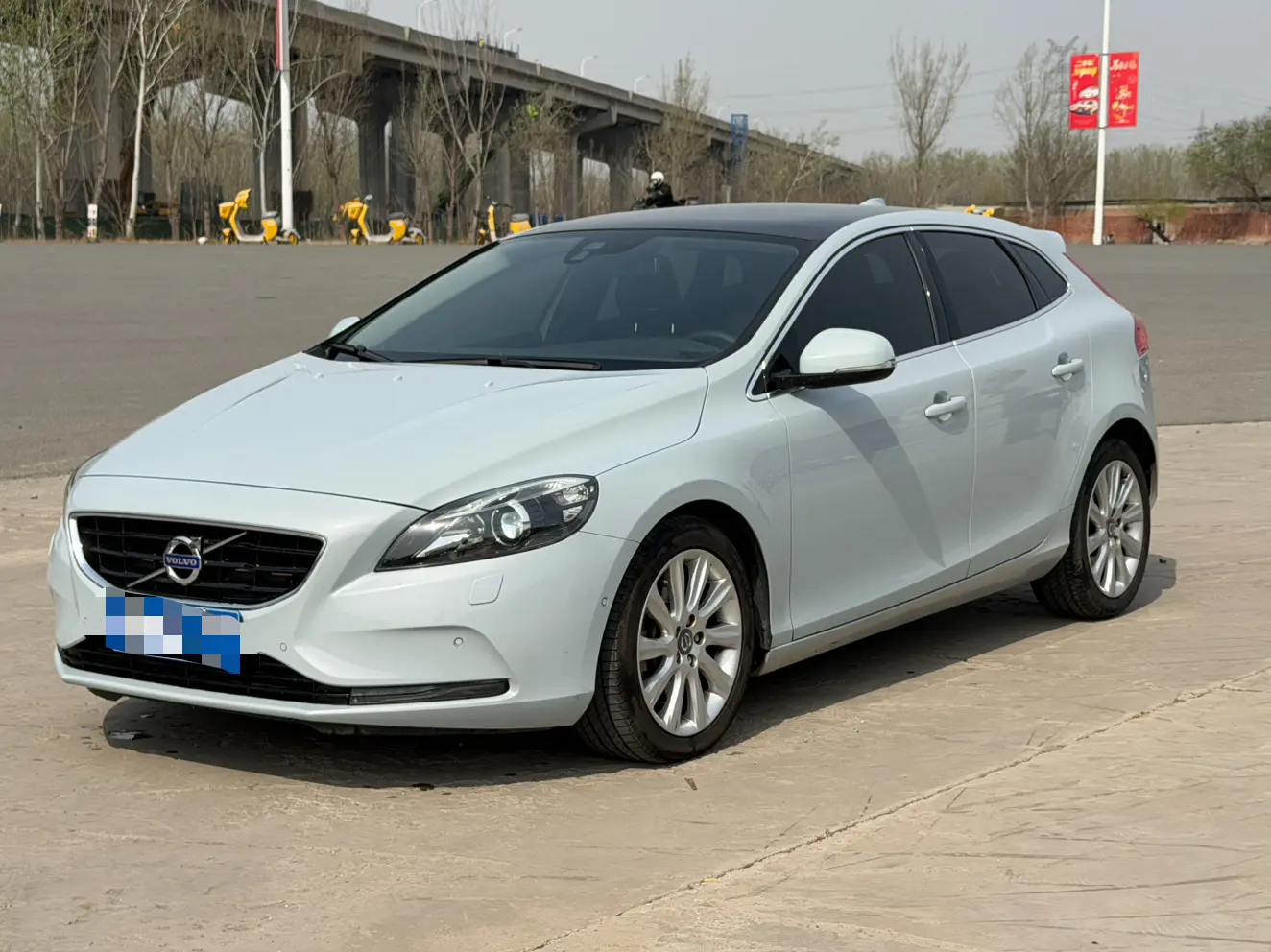 Volvo V40  из Китая