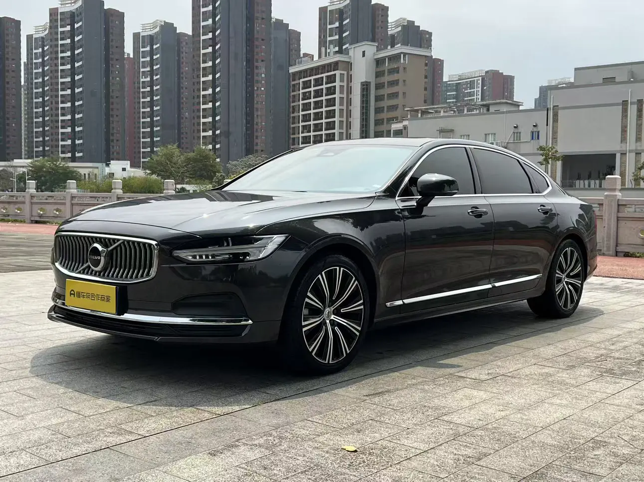 Volvo S90
