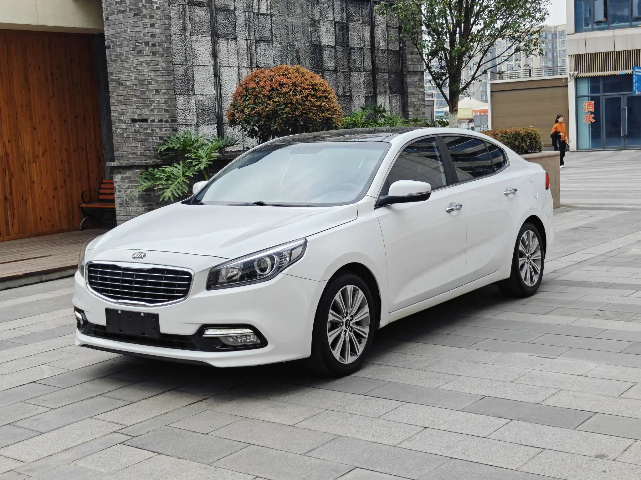 Kia K4
