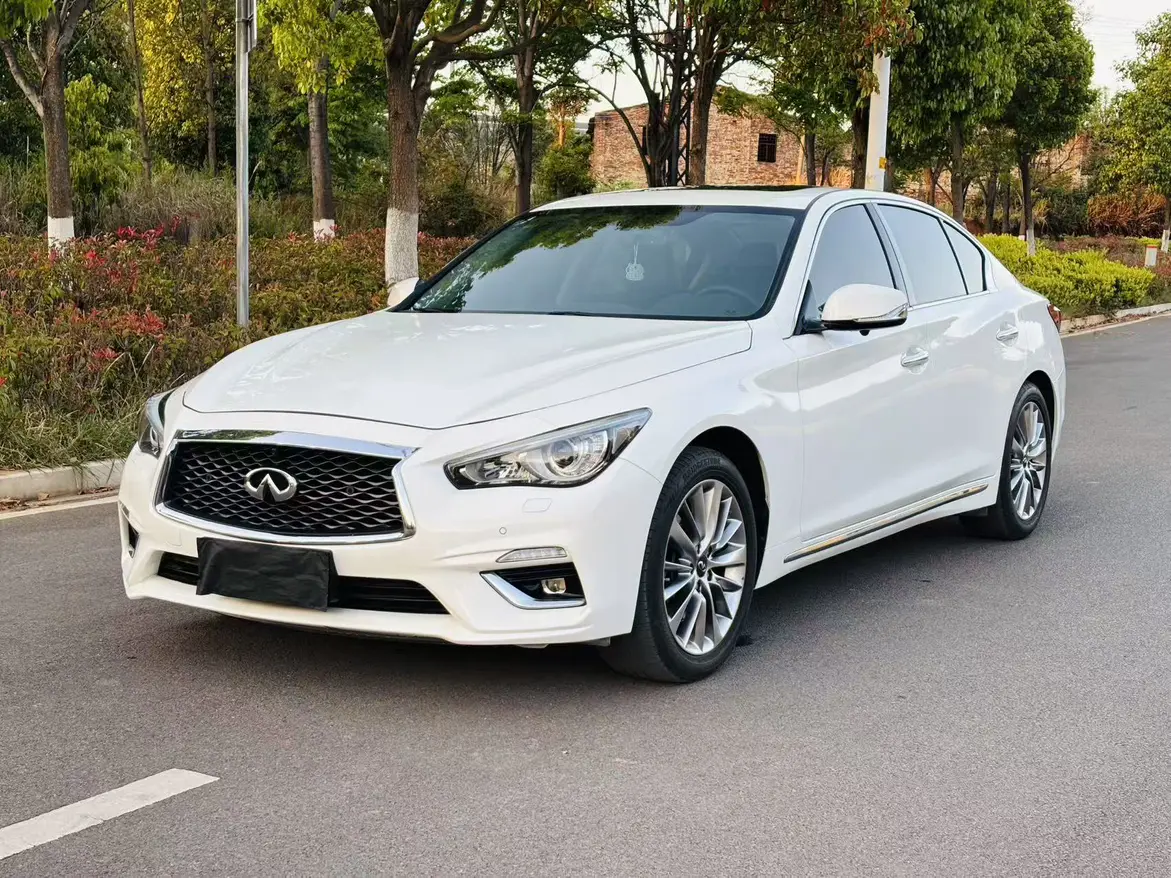 Infiniti Q50L