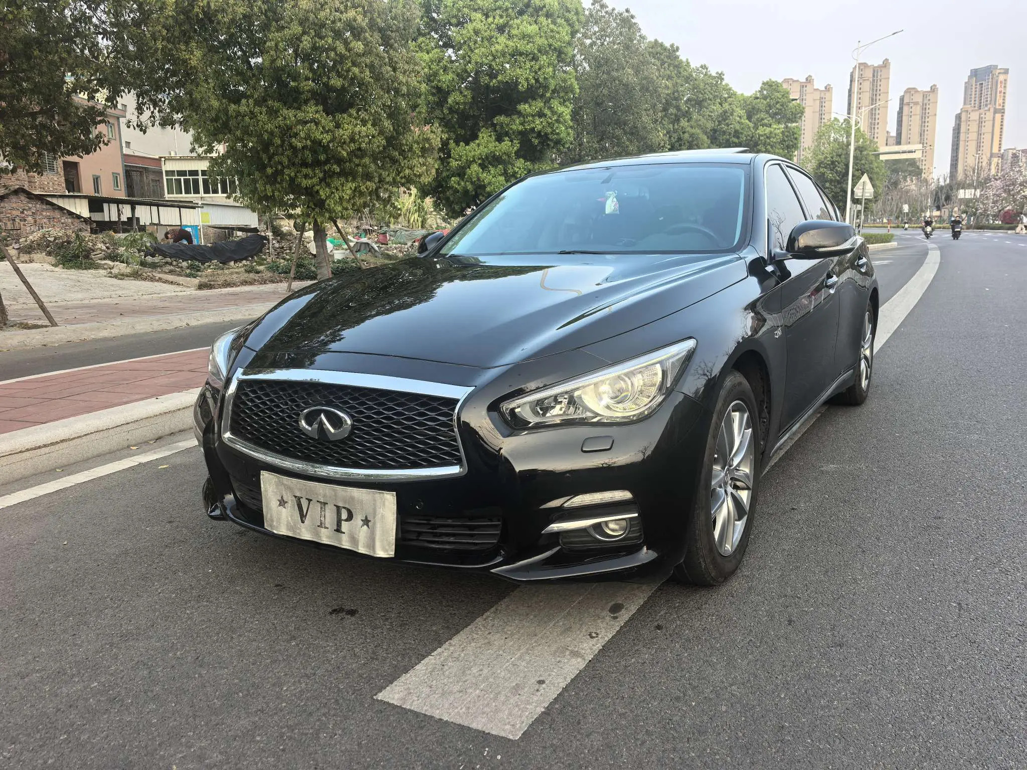 Infiniti Q50L