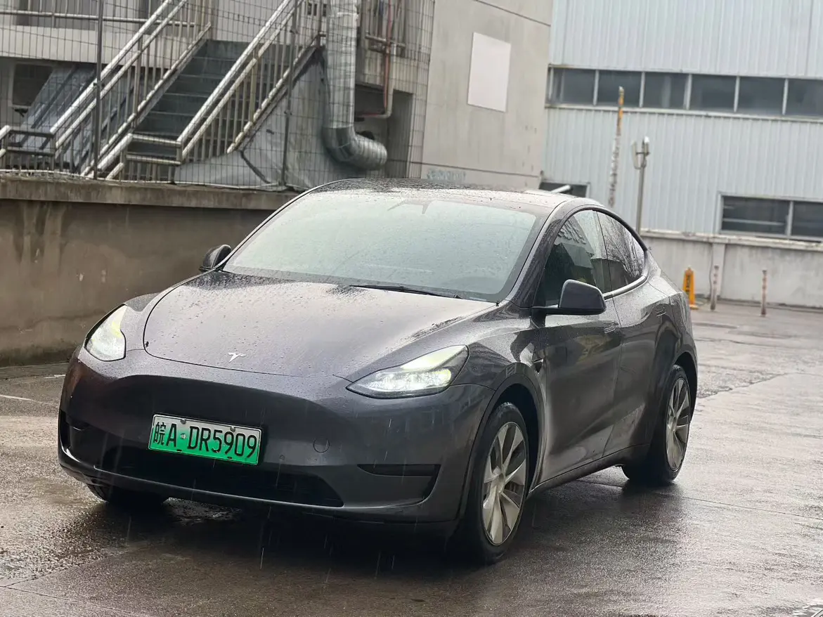 Tesla Model Y  из Китая