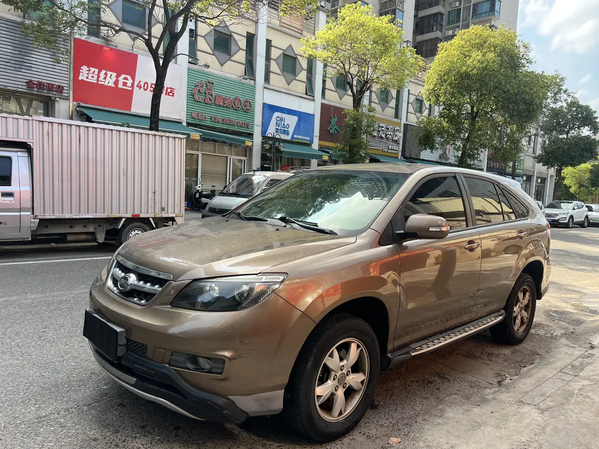 BYD S6