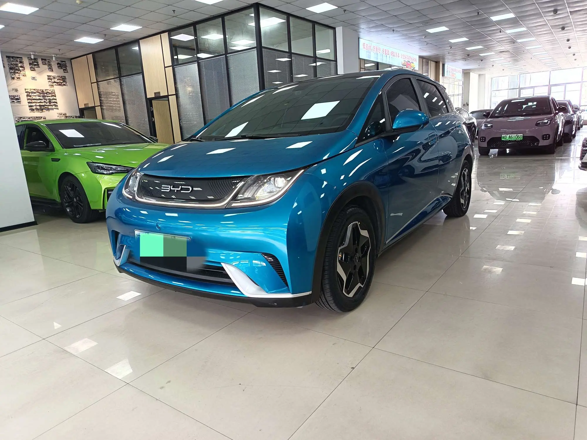 BYD Dolphin  из Китая