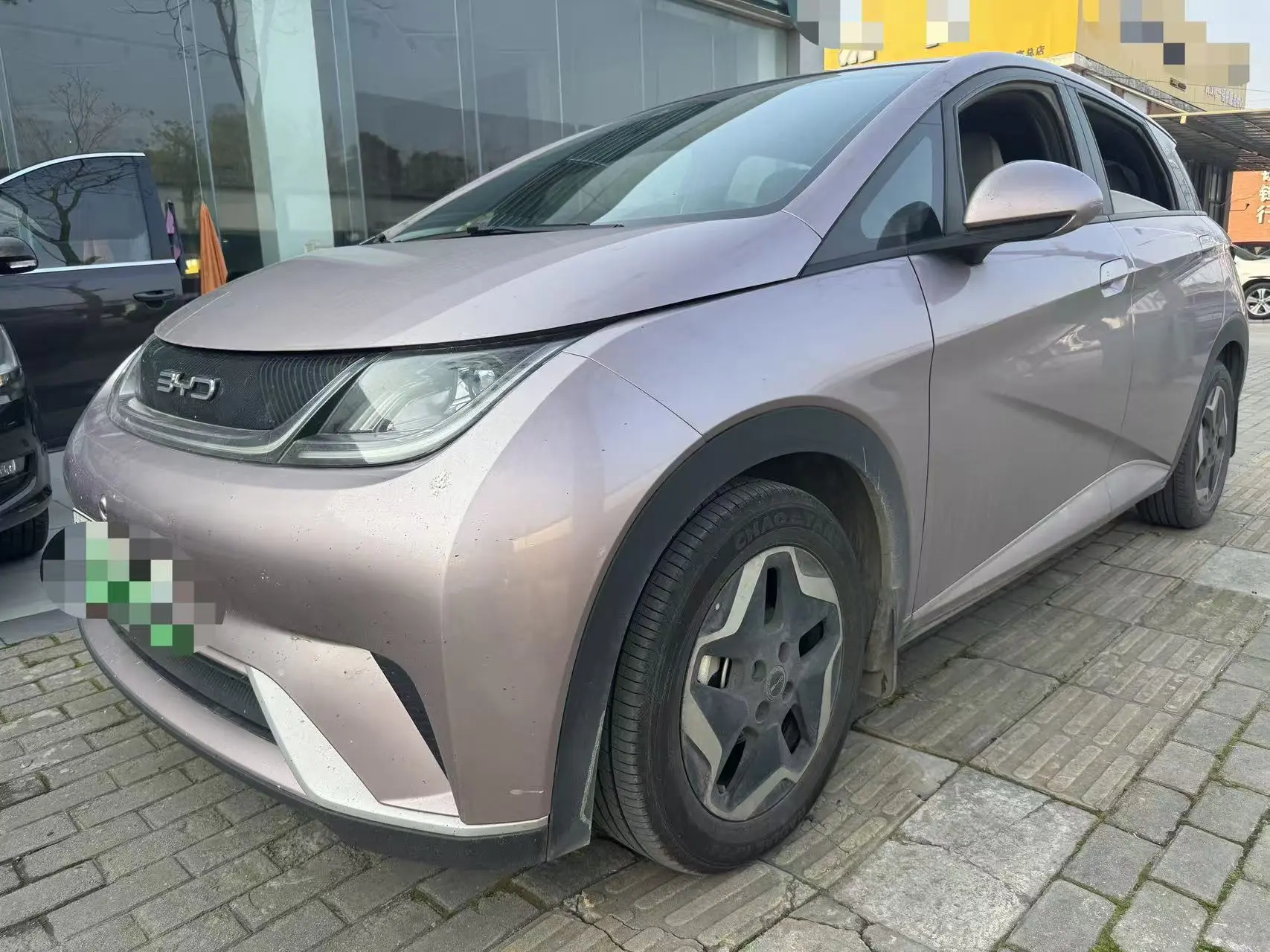 BYD Dolphin  из Китая