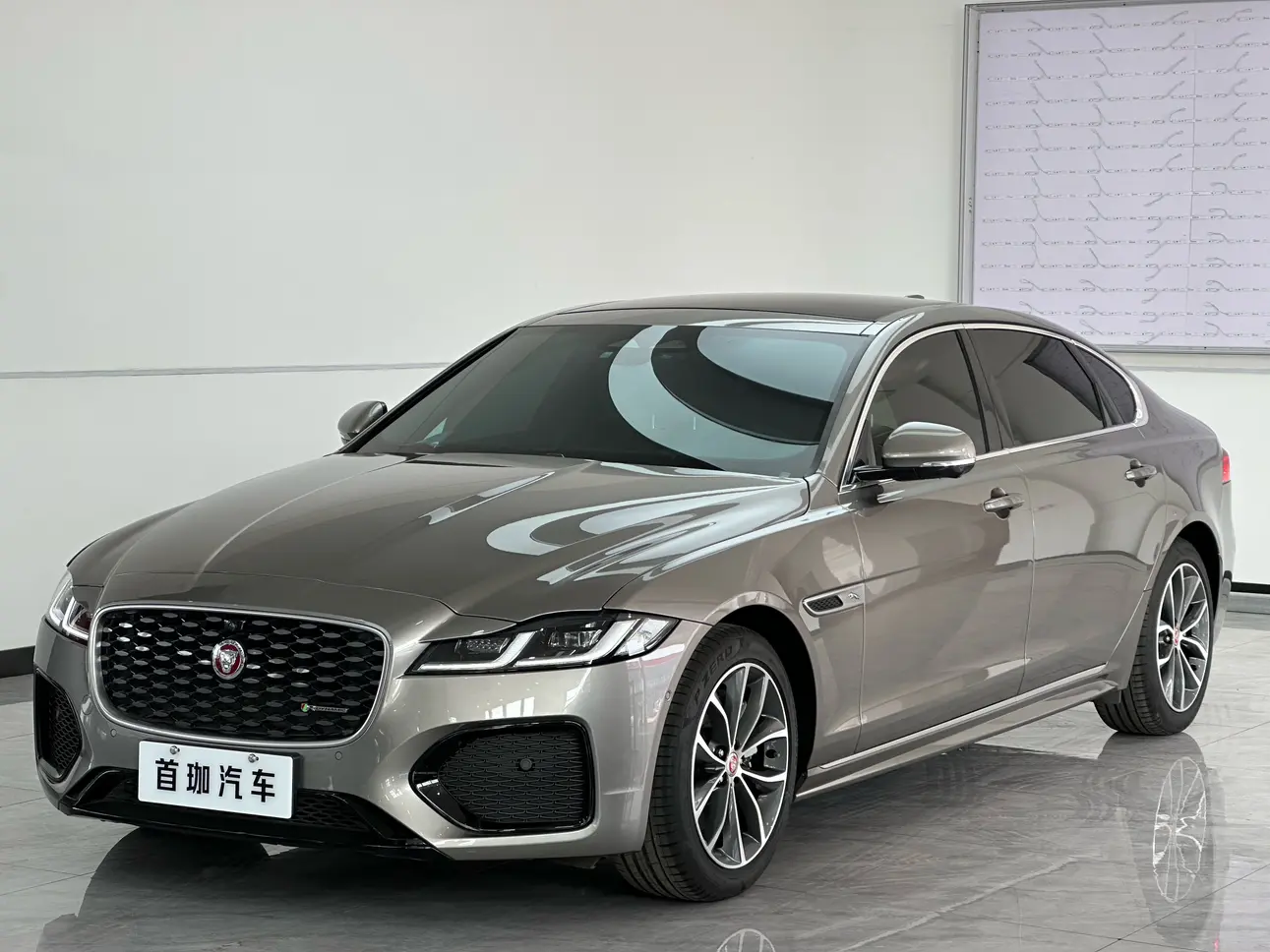 Jaguar XFL