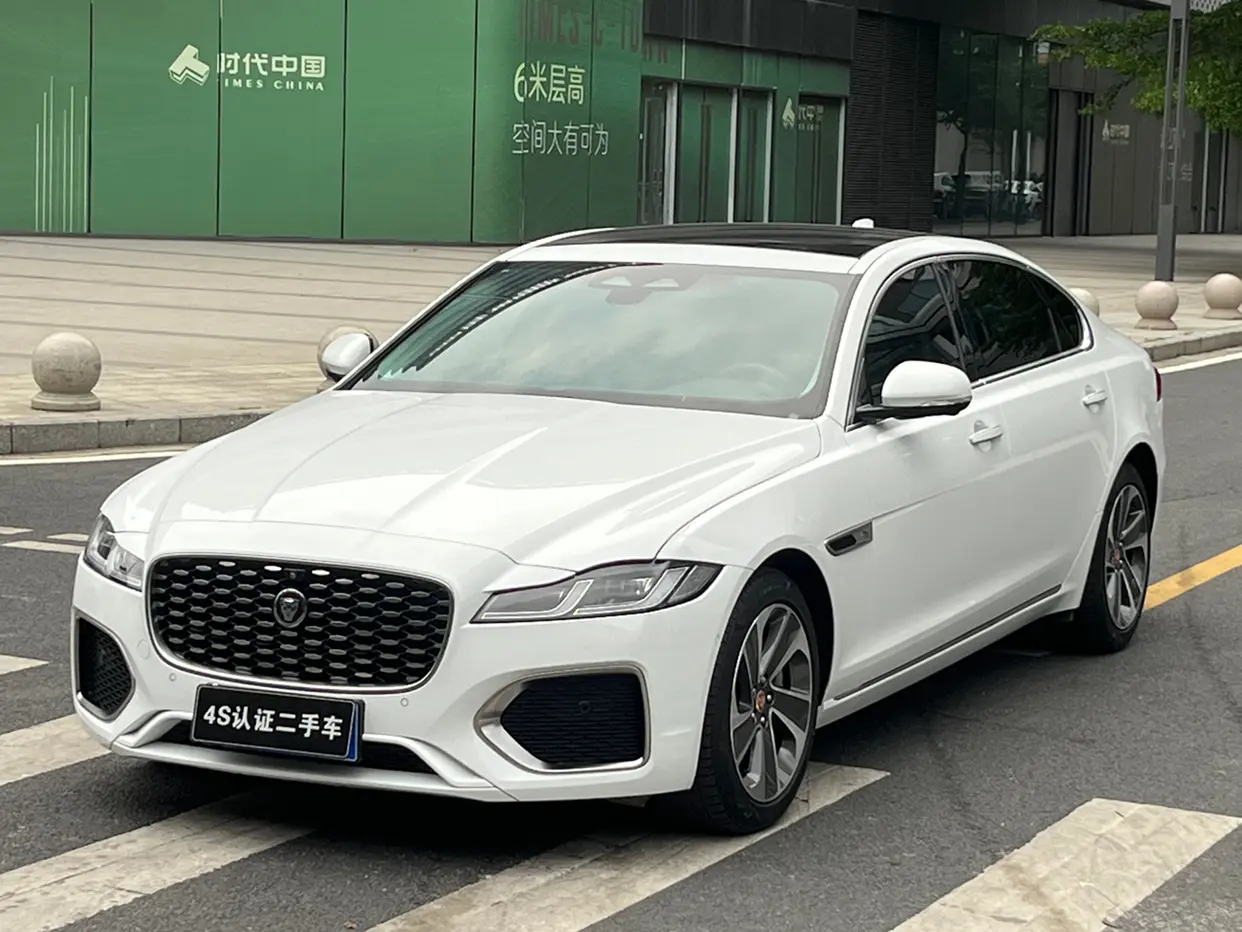Jaguar XFL