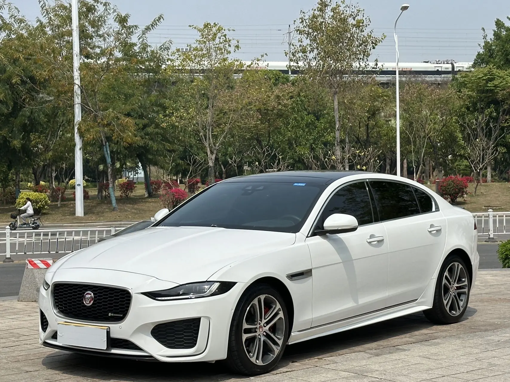 Jaguar XEL