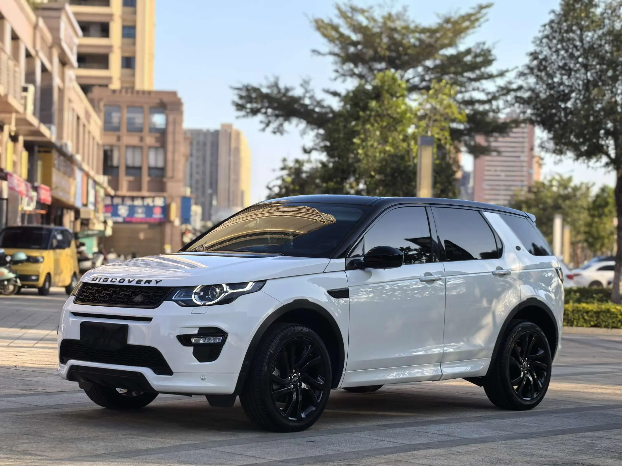 Land Rover Discover the magic