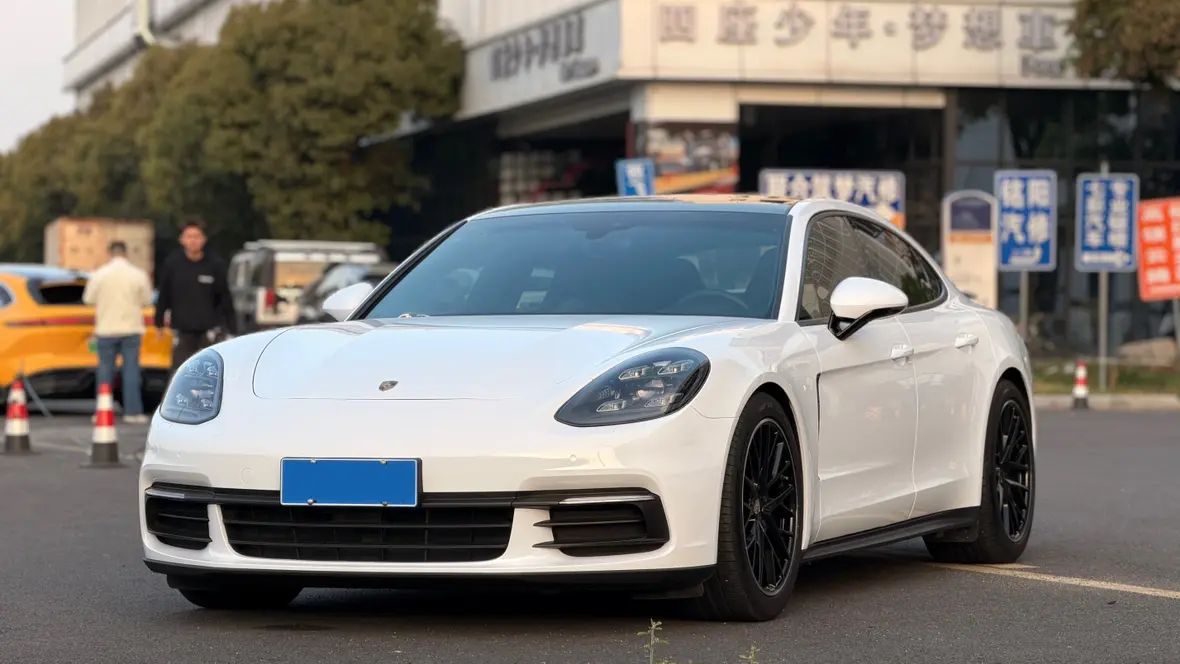 Porsche Panamera  из Китая