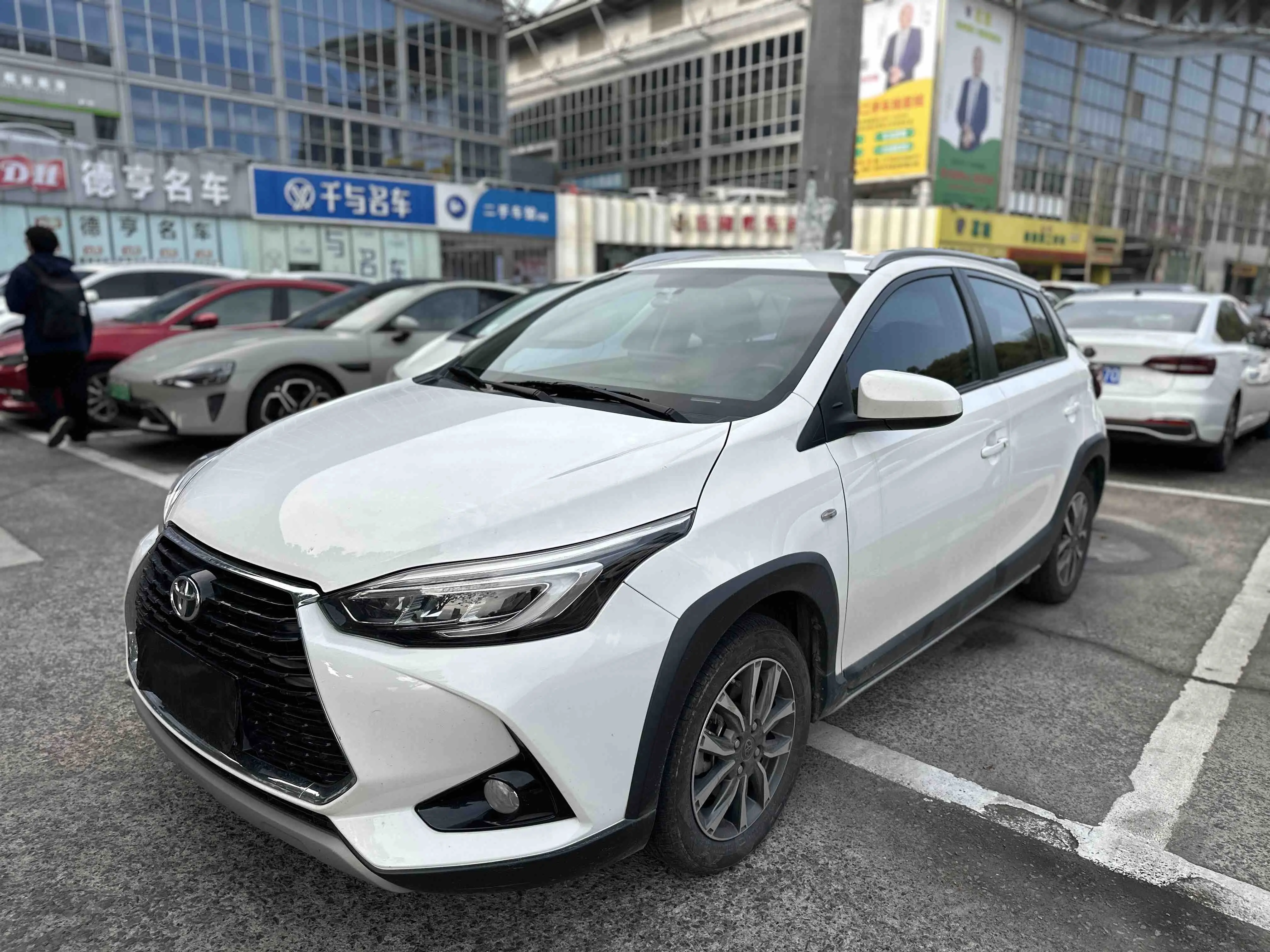 Toyota Yaris L  из Китая