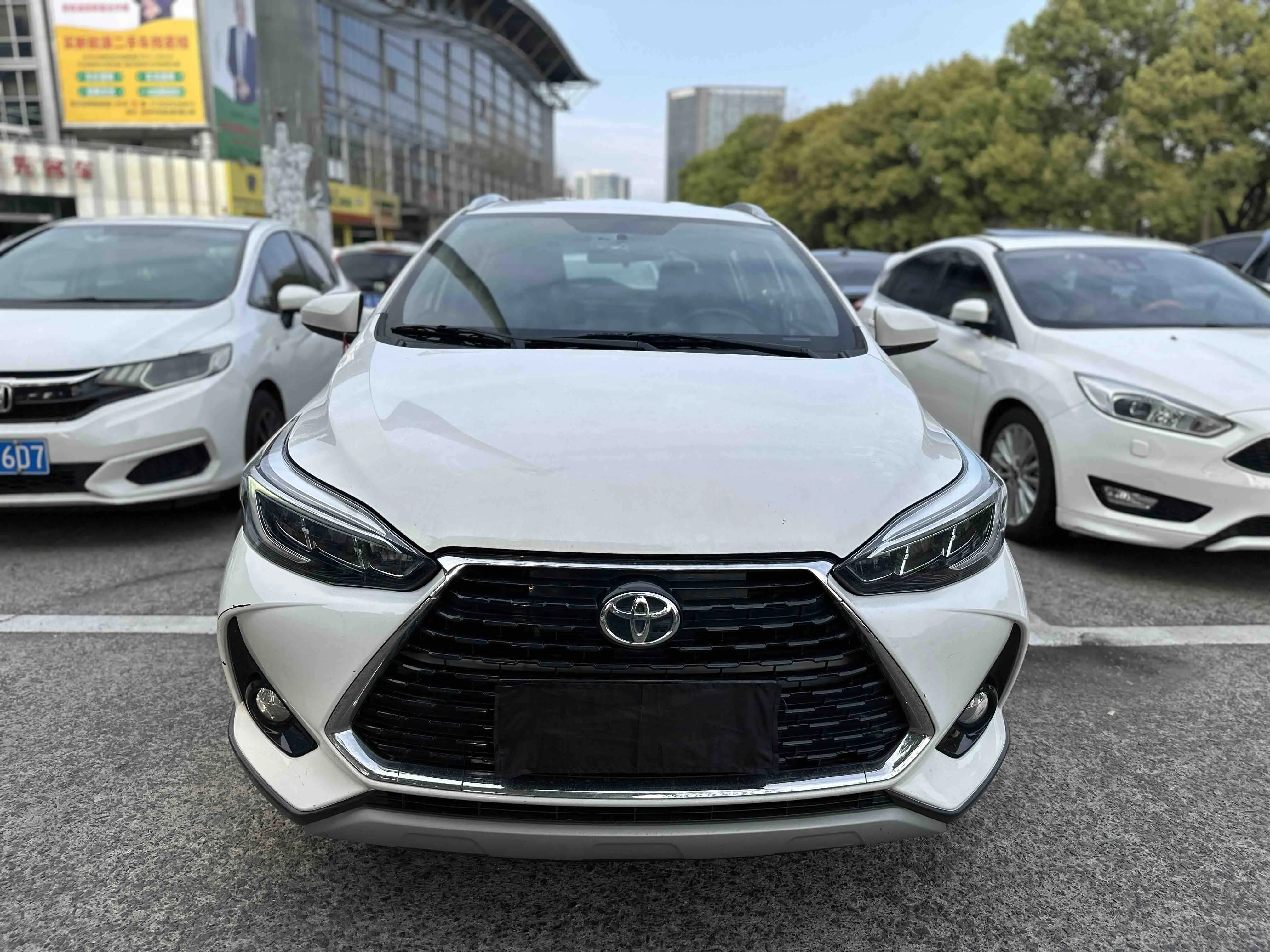 Toyota Yaris L  из Китая