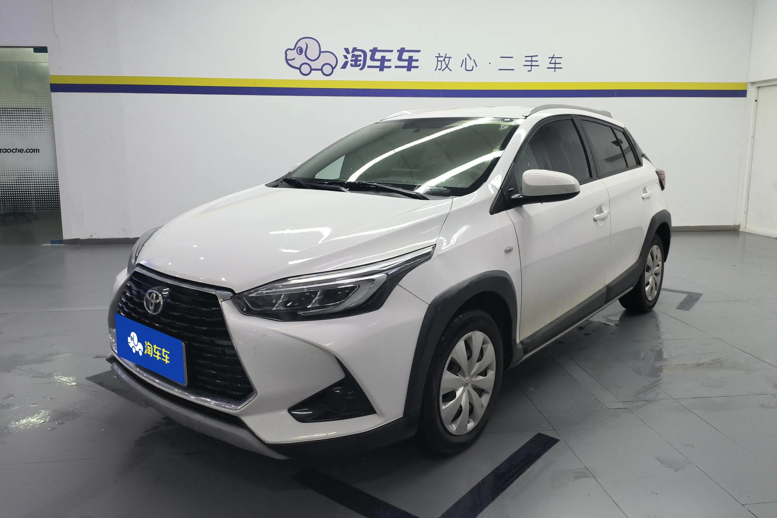 Toyota Yaris L  из Китая