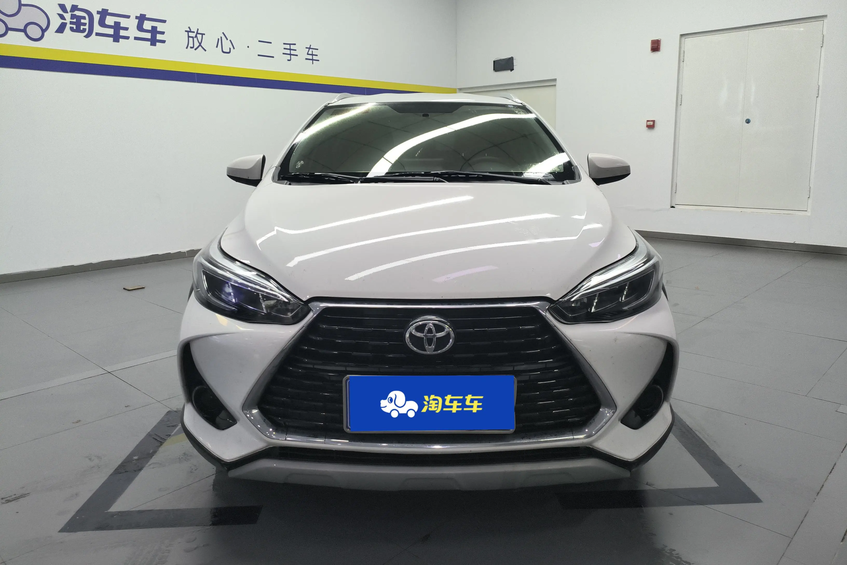 Toyota Yaris L  из Китая