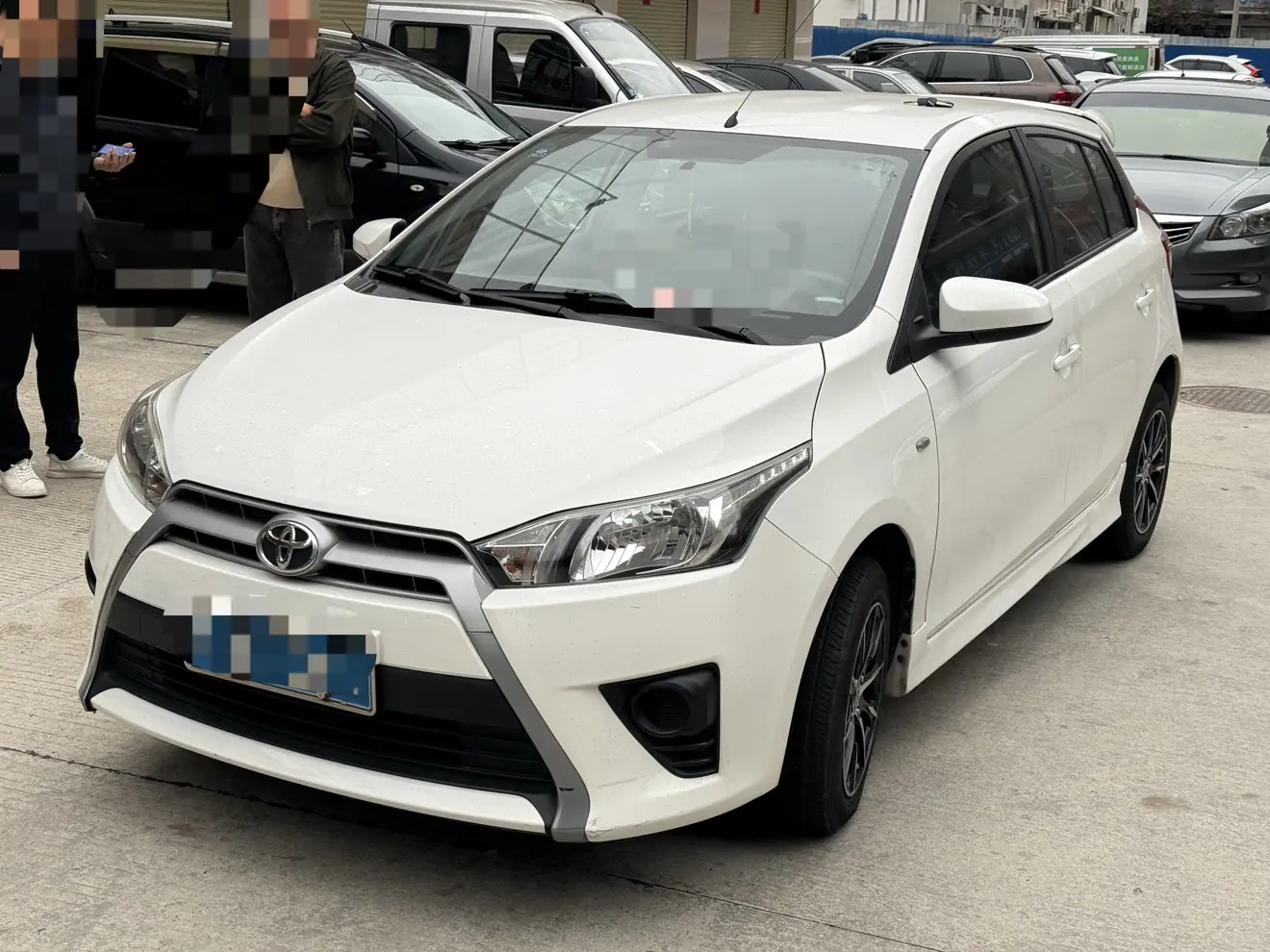 Toyota Yaris L  из Китая