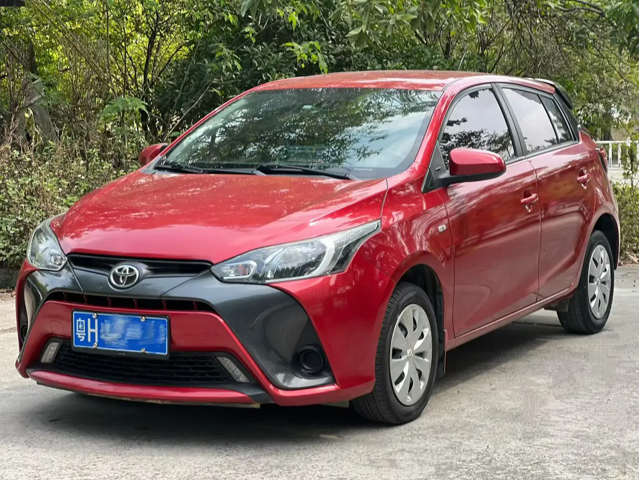 Toyota Yaris L  из Китая