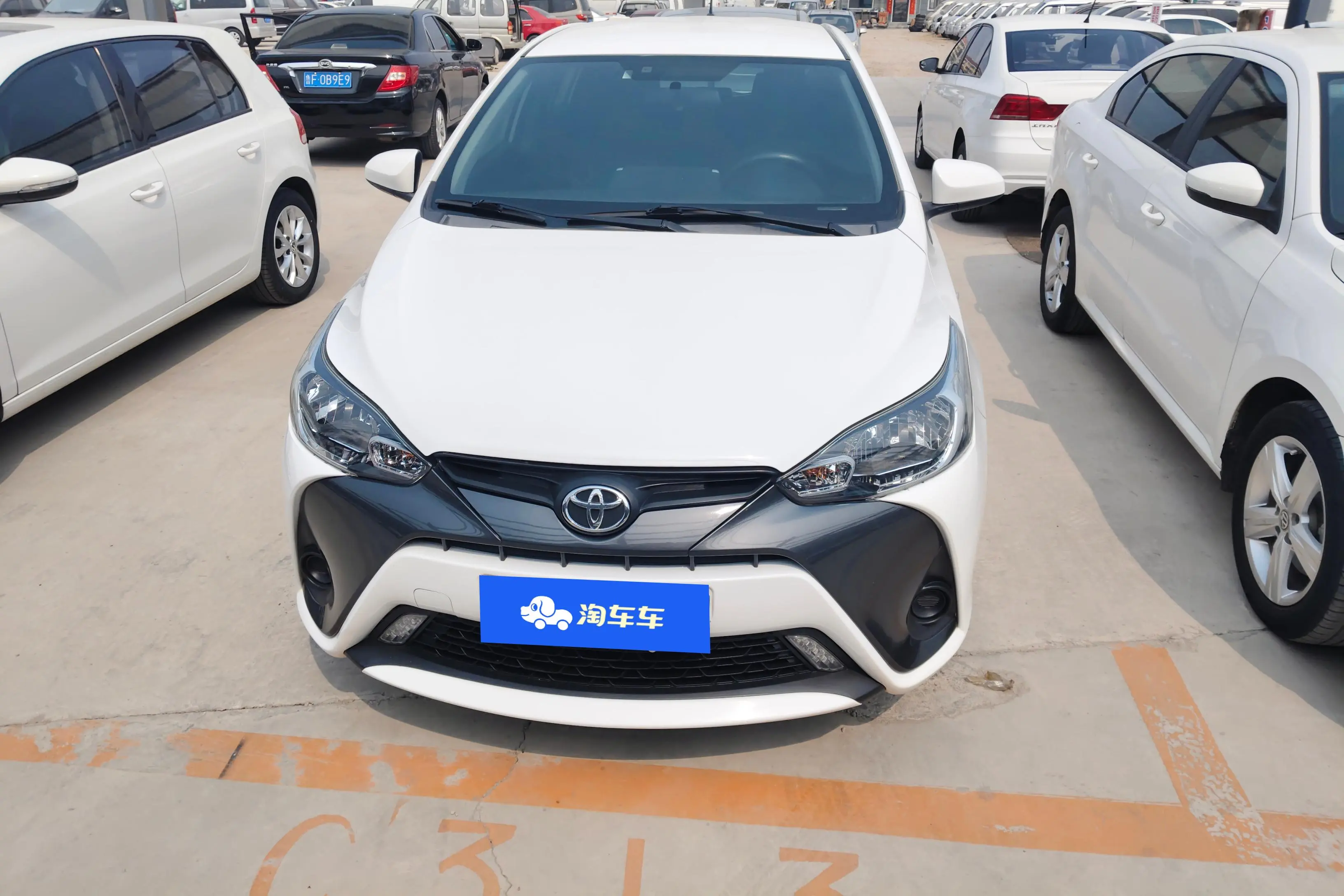 Toyota Yaris L  из Китая