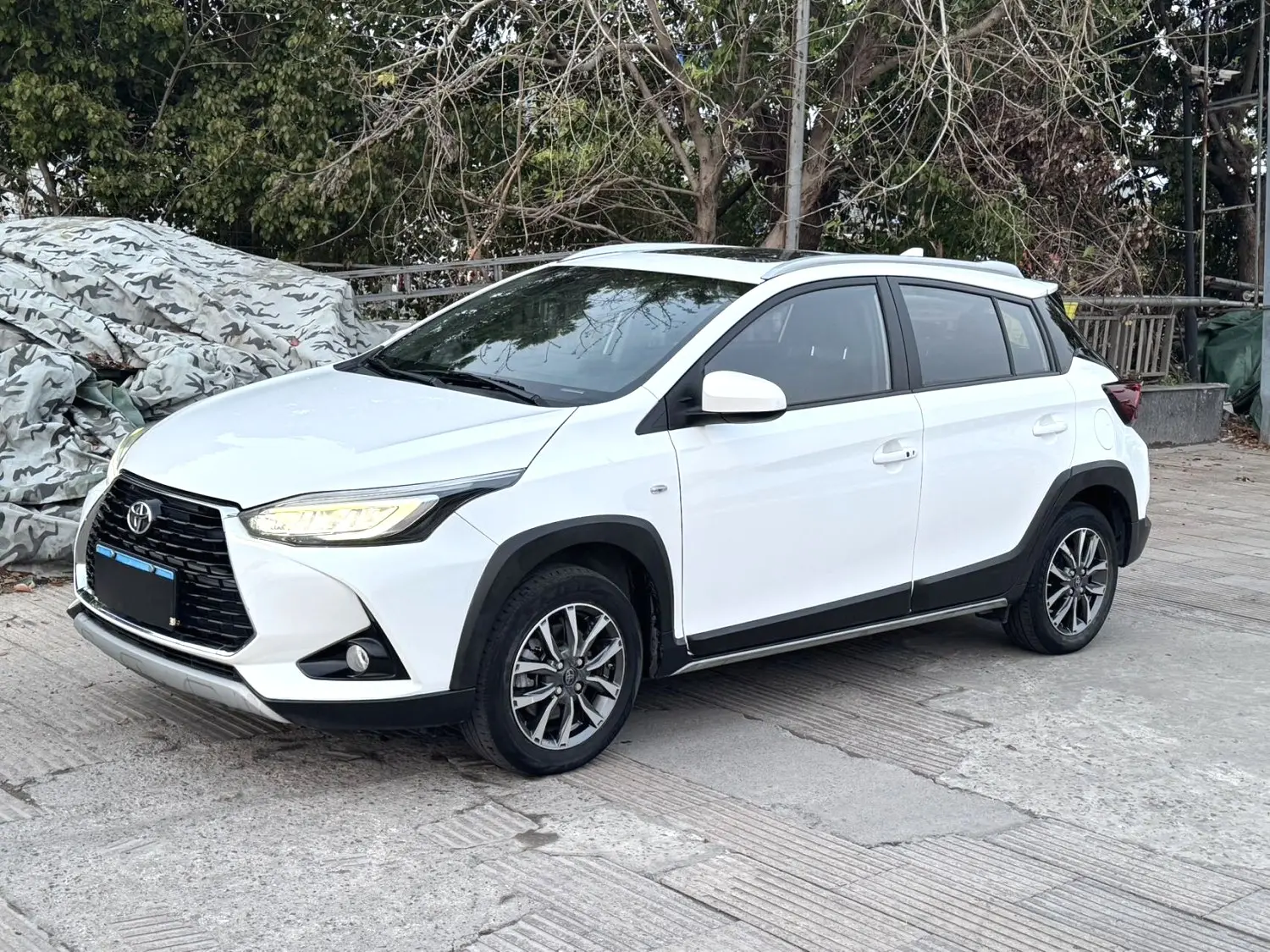 Toyota Yaris L  из Китая