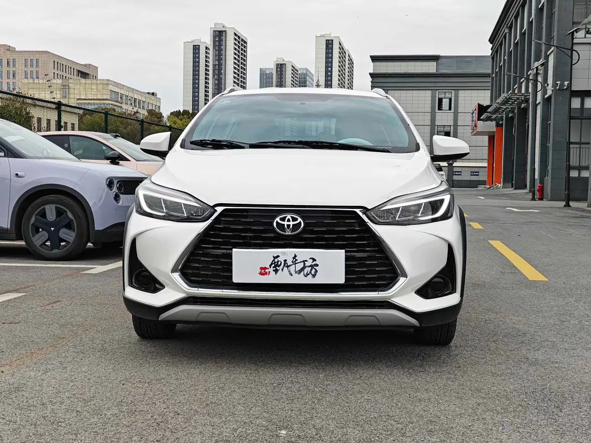 Toyota Yaris L  из Китая