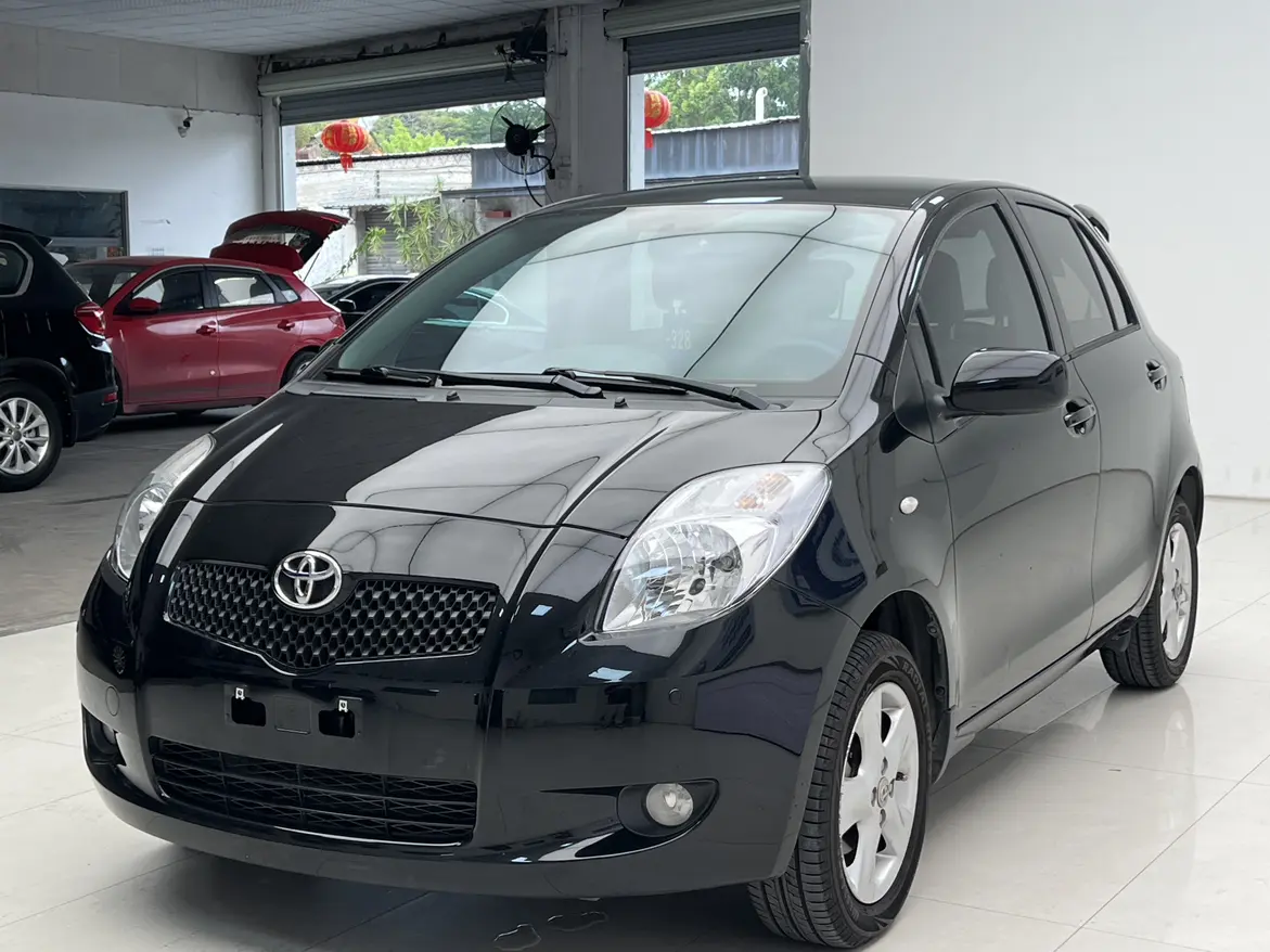 Toyota Yaris  из Китая