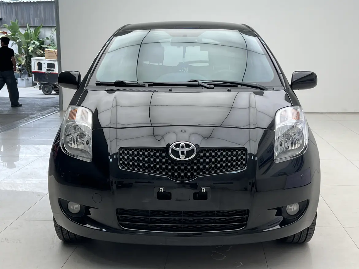 Toyota Yaris  из Китая