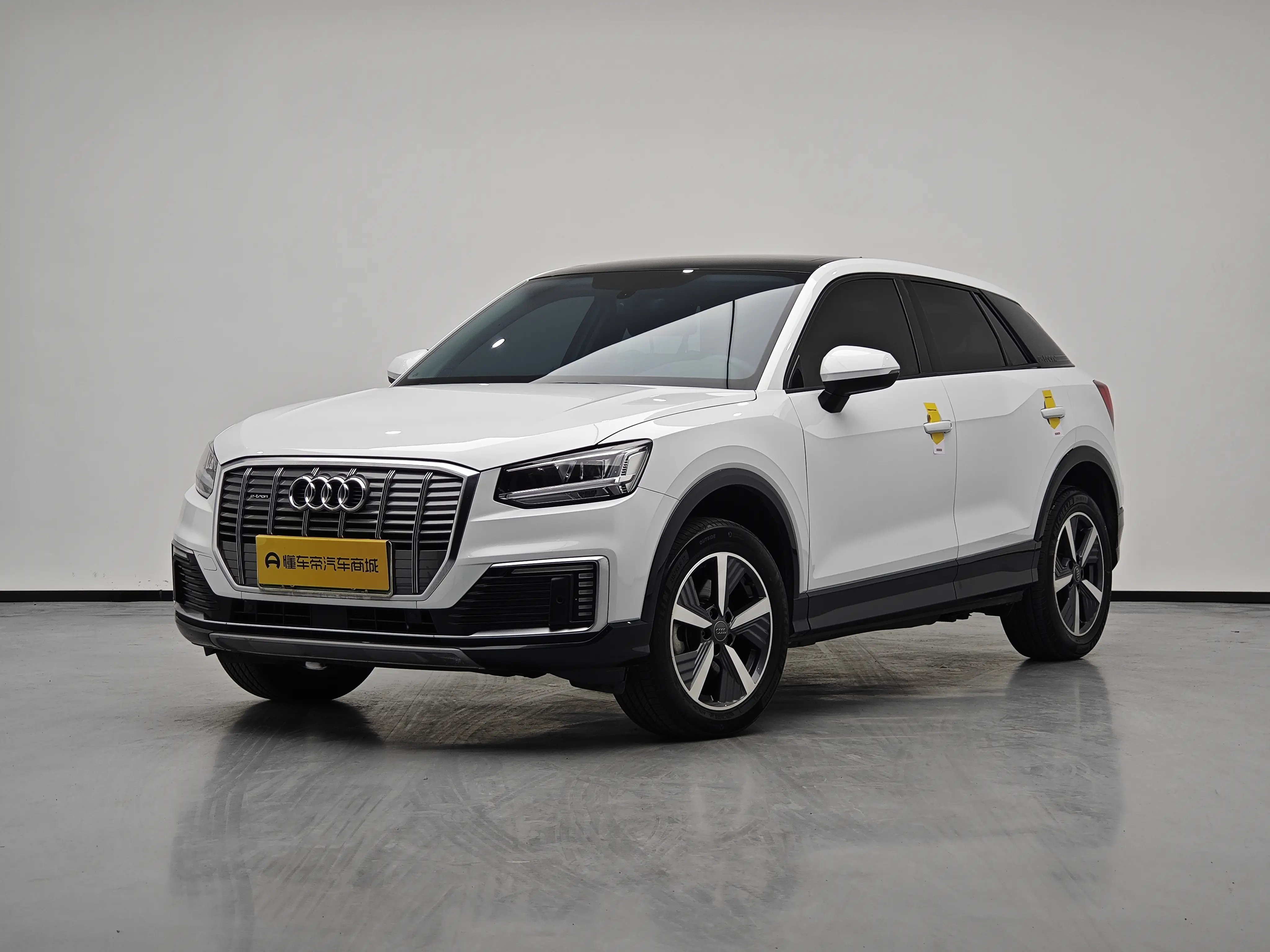 Audi Q2L e-tron  из Китая