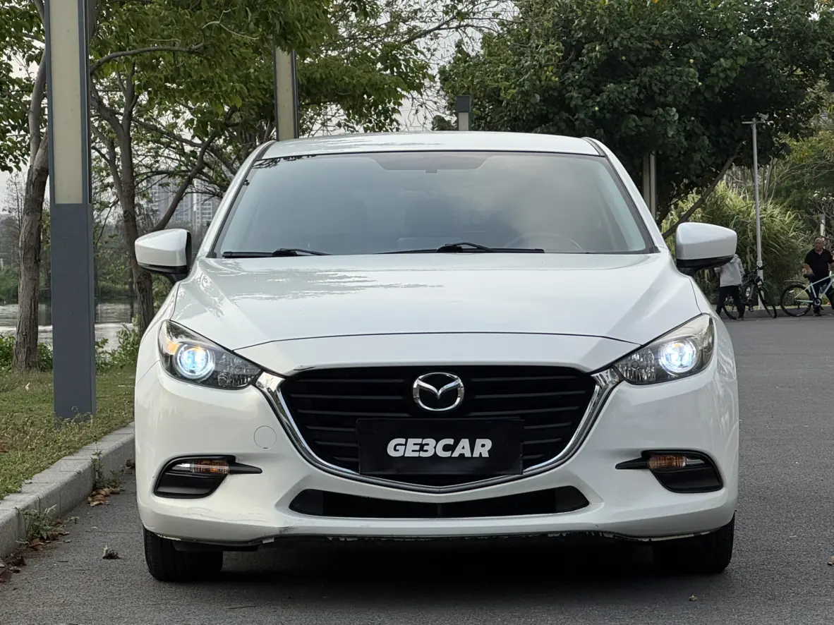 Mazda Axela (Mazda3)  из Китая