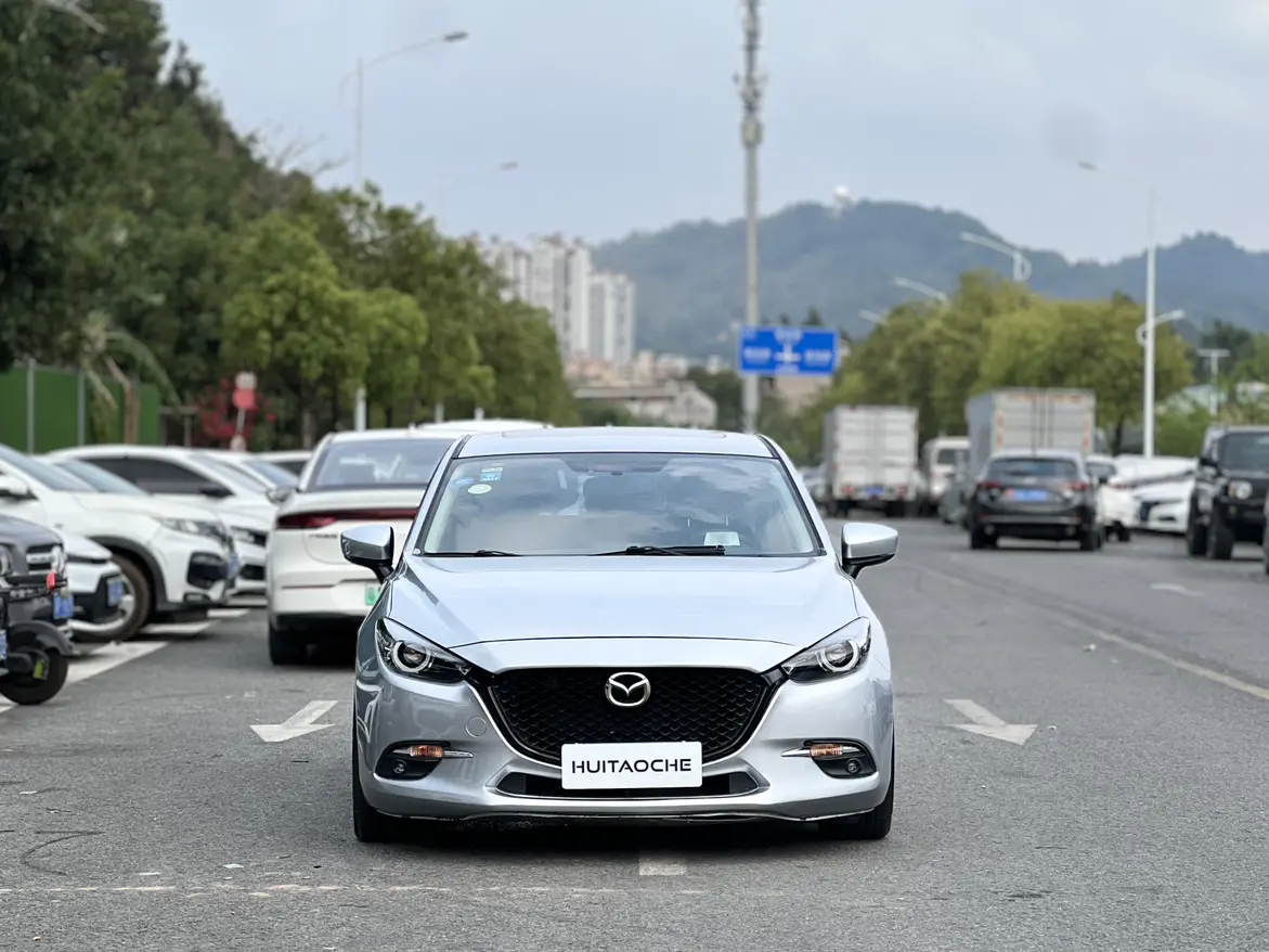 Mazda Axela (Mazda3)  из Китая