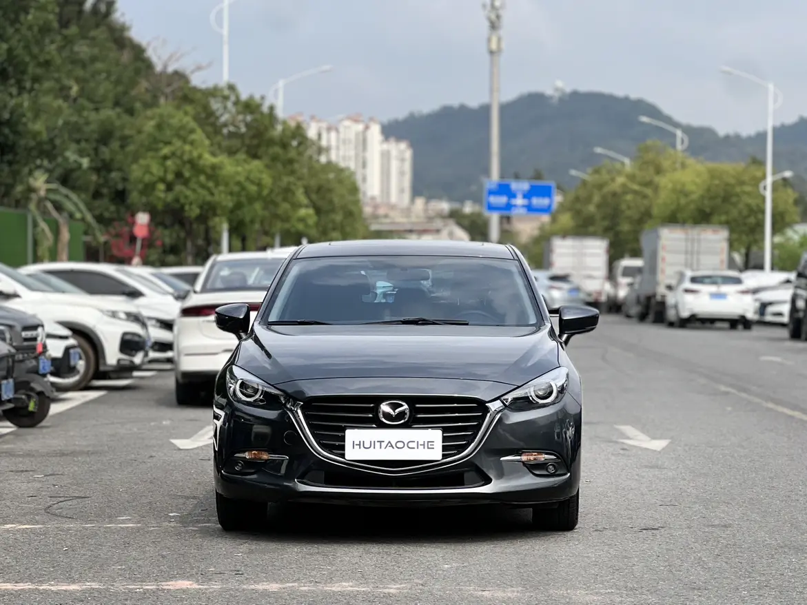 Mazda Axela (Mazda3)  из Китая