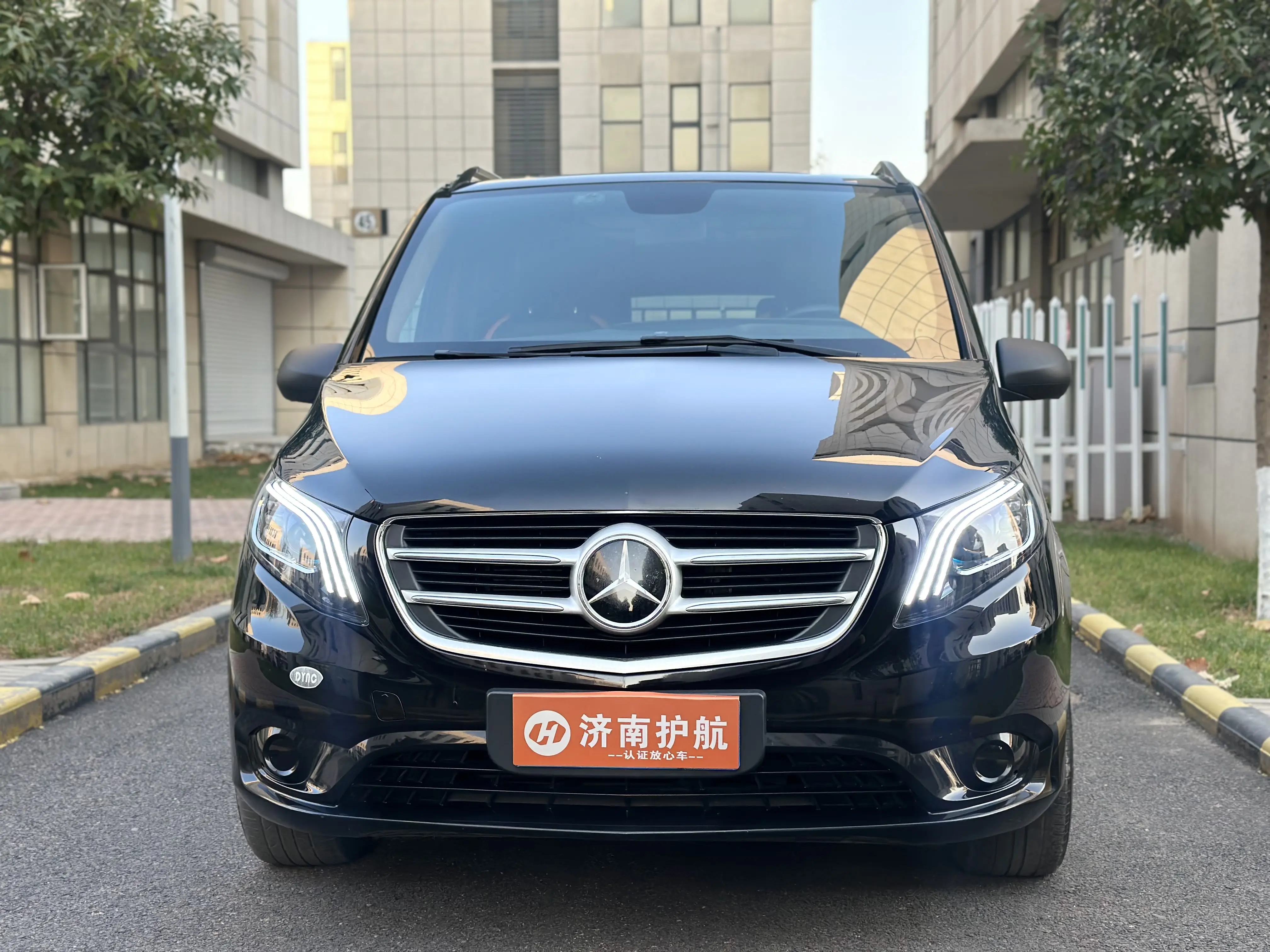 Mercedes-Benz Metris  из Китая