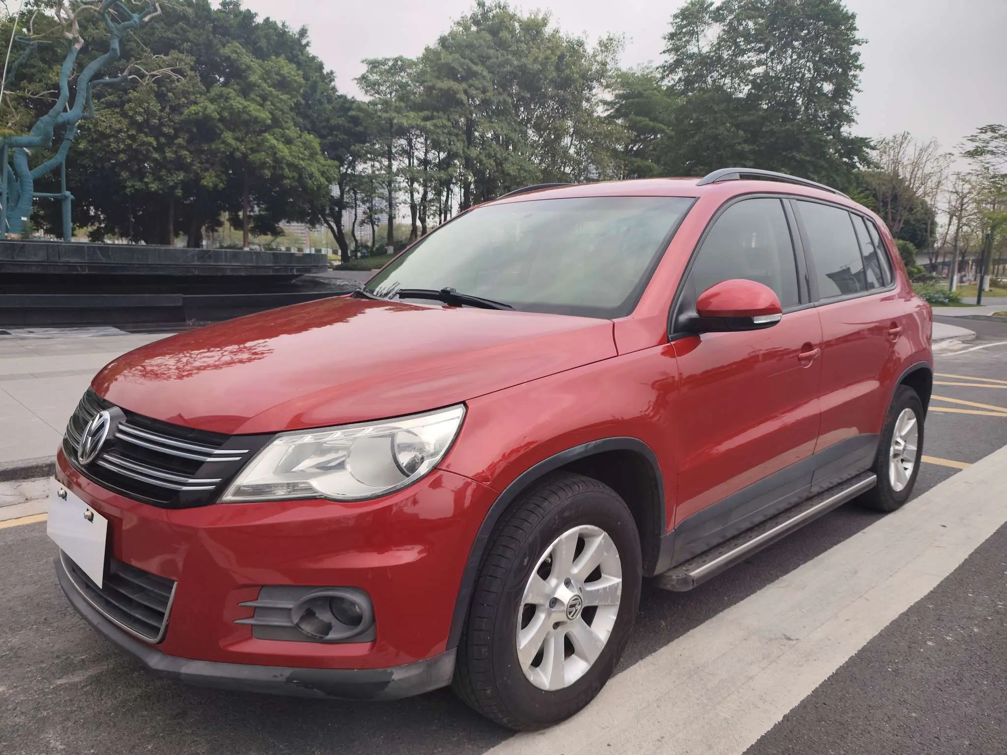 Volkswagen Tiguan (Tharu)