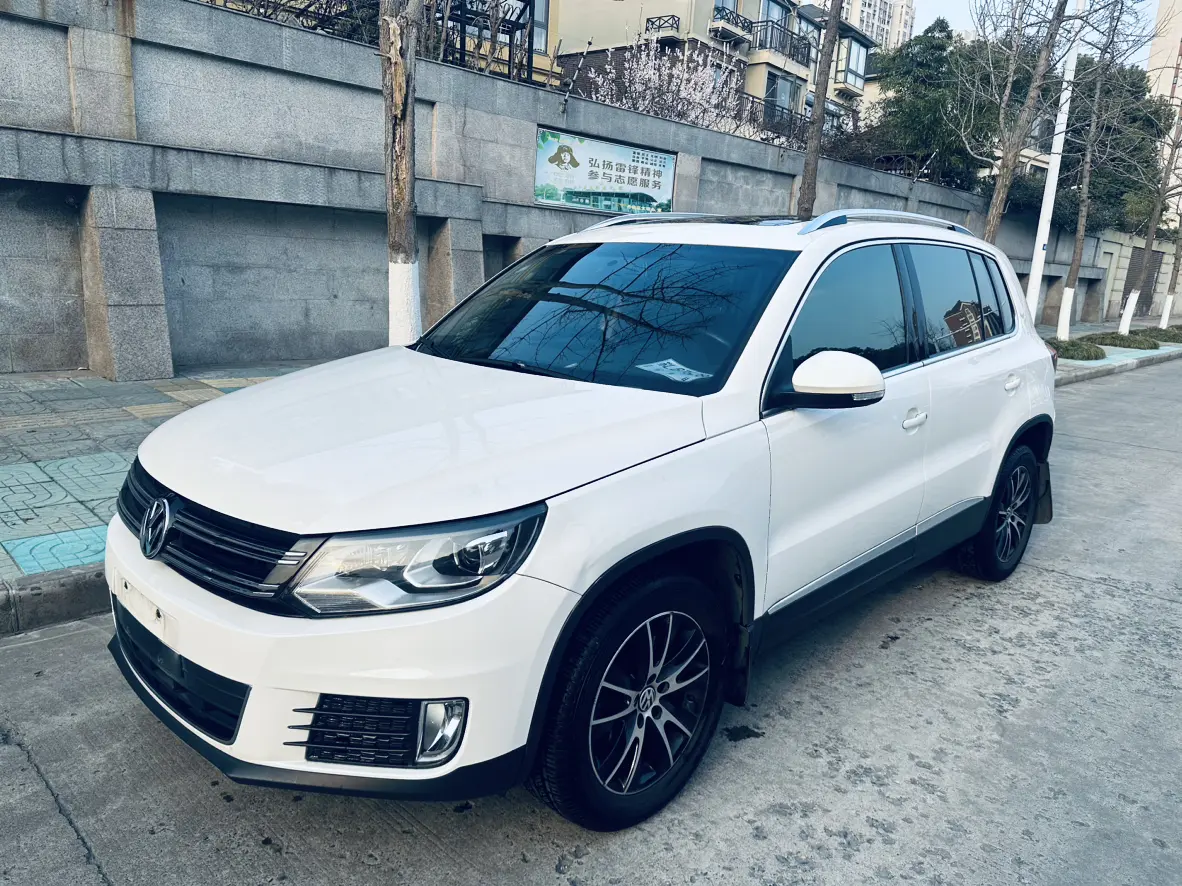 Volkswagen Tiguan (Tharu)