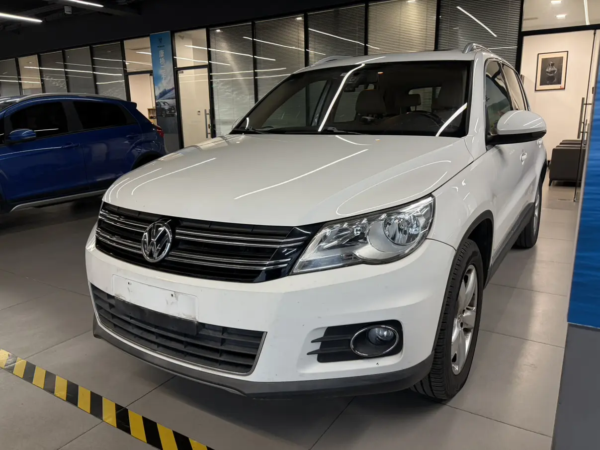 Volkswagen Tiguan (Tharu)