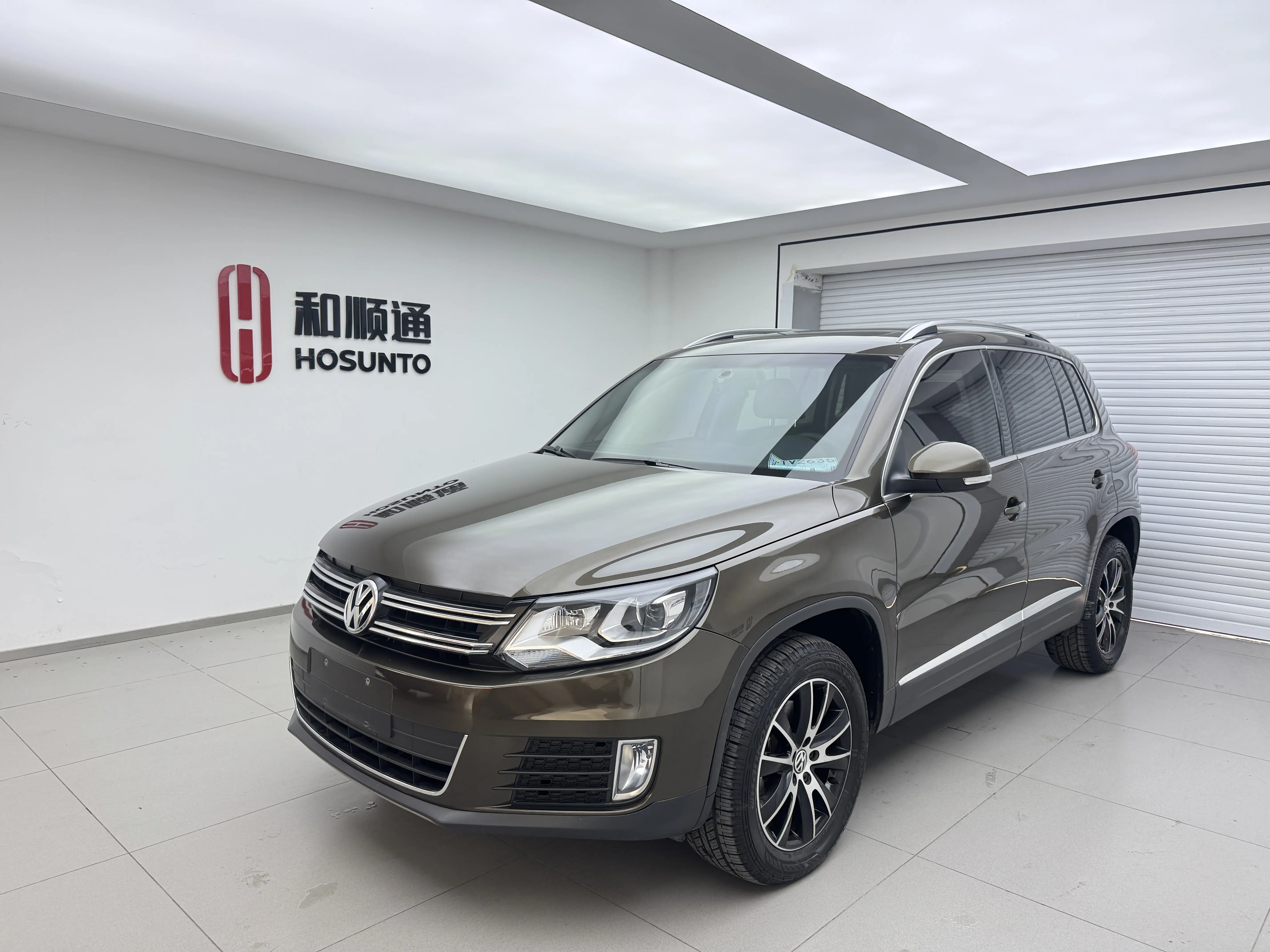 Volkswagen Tiguan (Tharu)