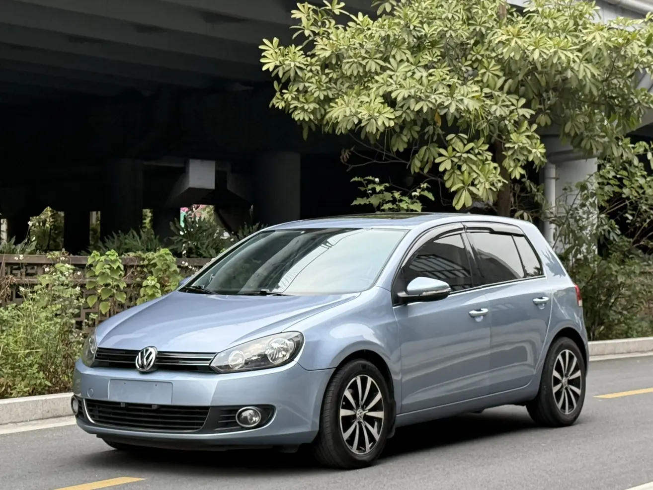 Volkswagen Golf  из Китая