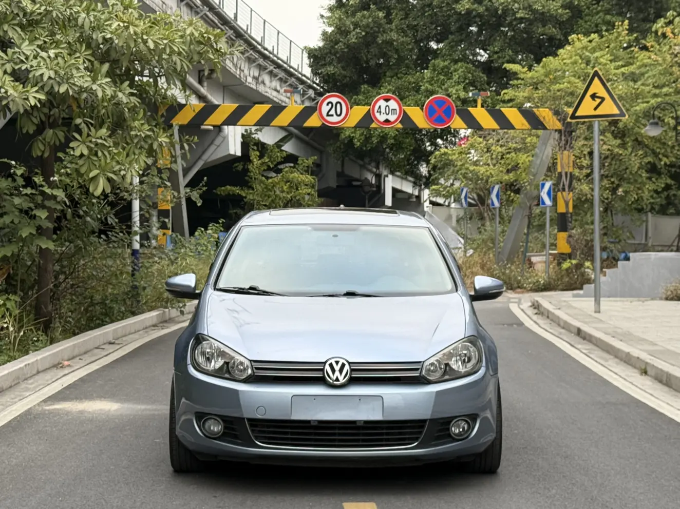 Volkswagen Golf  из Китая