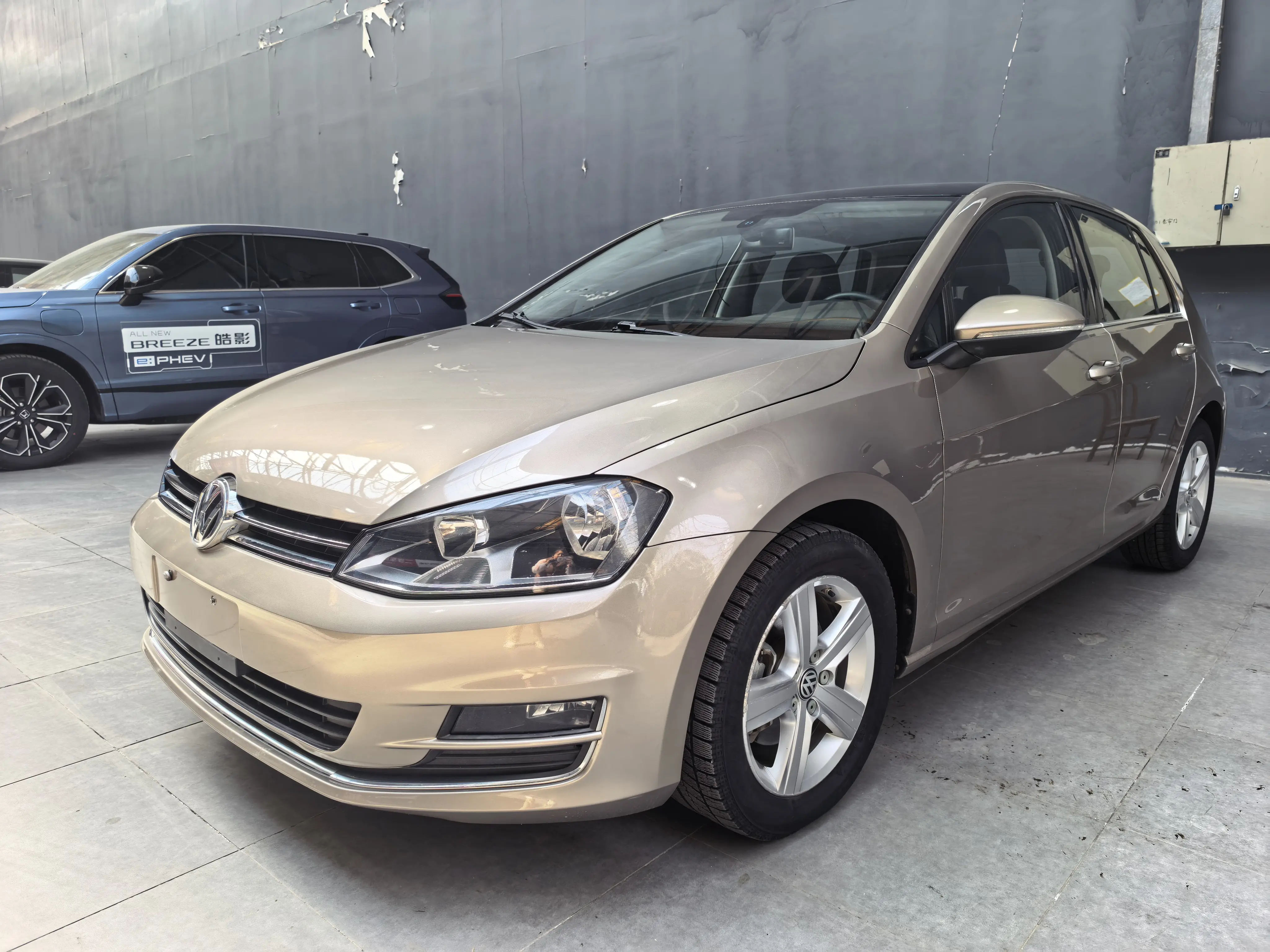 Volkswagen Golf  из Китая