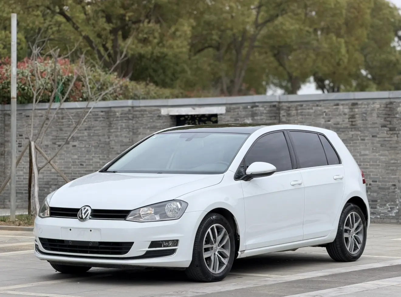 Volkswagen Golf  из Китая